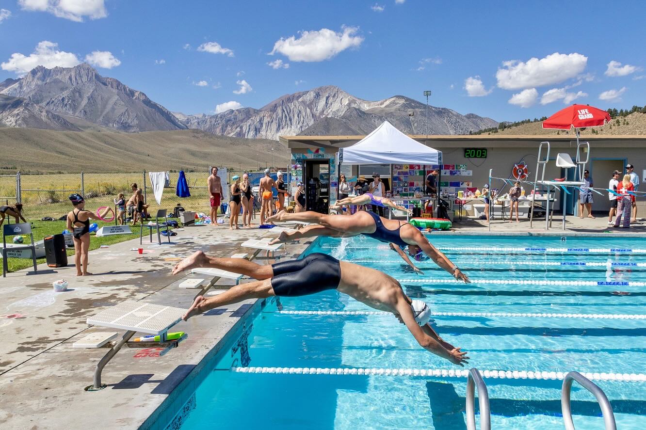 Reminiscing of summer sports already!! Our very own, MMCF supported, Mammoth Lakes Swim Team had a super solid season 🏊♀️
Throughout the summer, Mammoth Swim offered training sessions five days a week and about 30 to 40 swimmers attended each practice! We love seeing our community getting together like this!!
Your support to MMCF directly helps this program and other teams like this, we appreciate you!!!