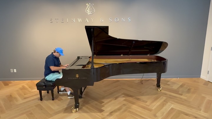 @steinwayandsons - If you needed some boogie woogie in the #spirio catalog, we’re open to collab.
@lucasleigh #thecameroons #lifestyleband #sponorshipopportunity