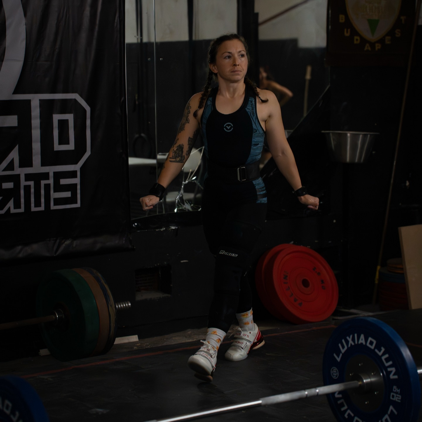 Hello 👋
Lots of you will know me in person, some of you will know me virtually if we’ve connected on here, and others of you will be watching from the sidelines waiting until you’re ready.
So here I am, Hannah - weightlifter, personal trainer of 10 years, wife to a wonderful chef, mum to 3 boys and 2 dogs and here to help you on your journey. Whether that’s with Olympic weightlifting, general strength training, rehab of injuries, mental health, preparation for an event or just « because » then please reach out.
Personal training slots are limited so do send me a message if you’d like to work 1:1 alternatively come along to one of our classes:
Mondays 6pm - weightlifting
Tuesdays 6pm & 7pm - indoor bootcamp
Saturday 8am - outdoor bootcamp
#longgametraining #playthelonggame #berkshirebusiness #newburyindies #hungerford #newbury #marlborough #bwl #weightlifting #strenghttraining