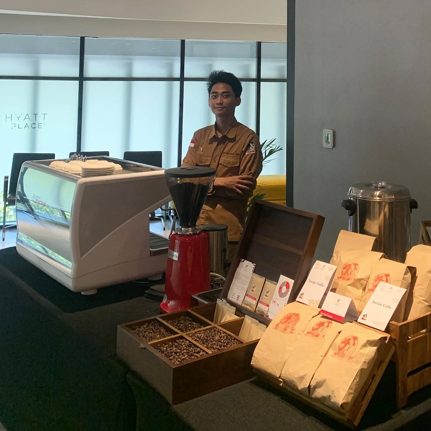 Butuh mesin kopi untuk spesial event kamu?
Kami siap support dengan peralatan lengkap dan tim berpengalaman. Jadikan acara kamu makin berkesan dengan aroma dan cita rasa kopi terbaik ☕️