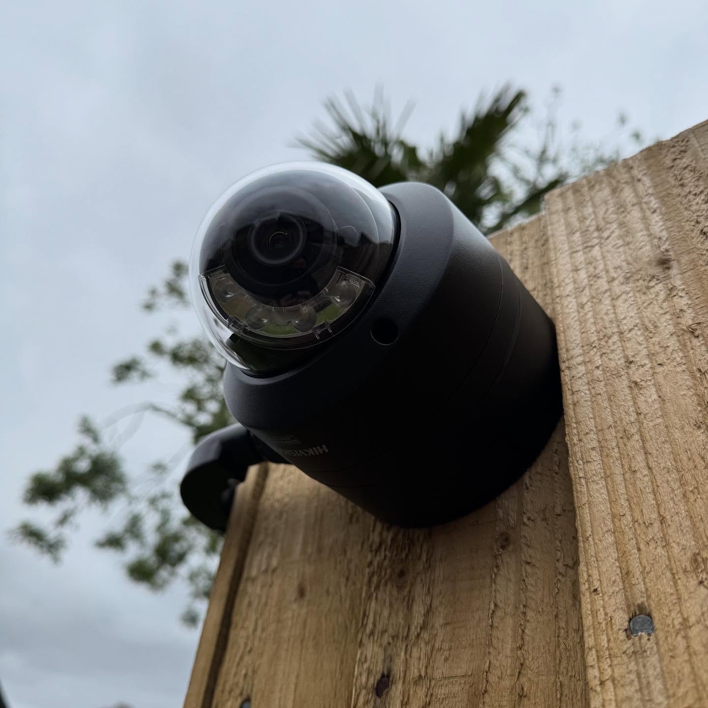 📍 Project Complete – Dunstable ✅
Today we wrapped up the final stage of our Dunstable project, transforming our customer’s garage / gym / annex living space into a fully connected smart zone! 💪🎶📹
This setup included:
📡 Reliable WiFi coverage throughout the space
🎵 Discreet ceiling speakers for high-quality audio
🎥 A full CCTV system for peace of mind and security
Another sleek, functional space brought to life by The AV Guys.
Whether it’s your home, gym, or business — we’ve got you covered for WiFi, CCTV, Audio, and more across Herts, Essex & beyond.
#TheAVGuys #SmartHome #AVInstallation #WiFi #CCTV #CeilingSpeakers #HomeGym #AnnexLiving #AudioVisual #Herts #Essex #Dunstable #HomeImprovement #HomeAutomation