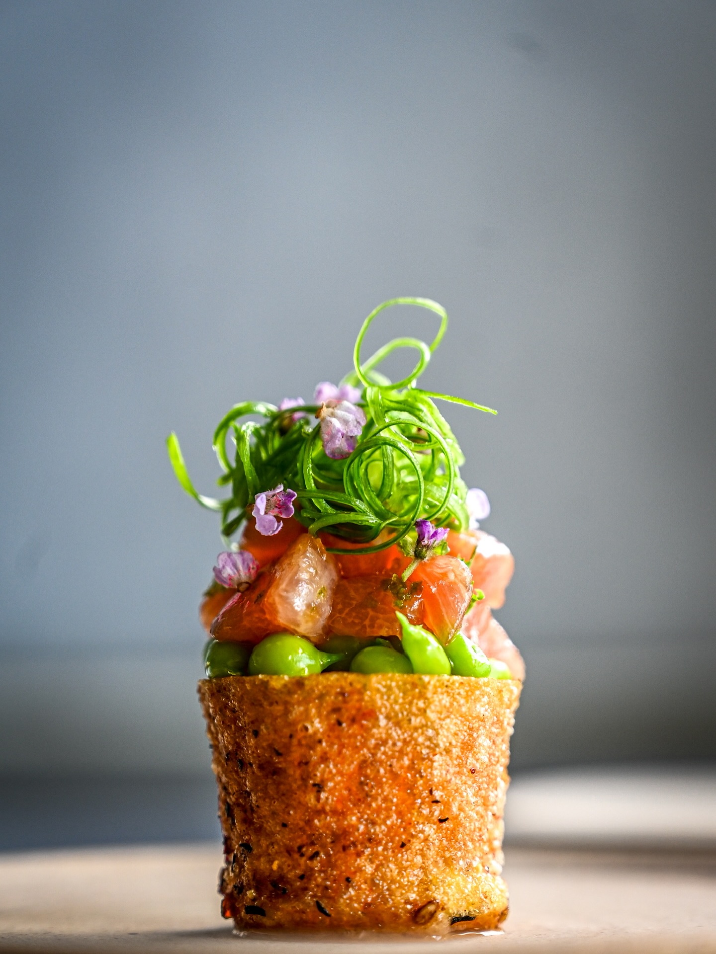 🌊 A bite of pure elegance — our new amuse-bouche: Bluefin Tuna Chutoro with green peas and wasabi.
A delicate harmony of ocean richness and spring freshness, crafted to awaken your senses before the journey begins.
#LaromeByTheSea #MichelinGuideThailand #FineDiningPhuket #FrenchCuisine #TunaChutoro #PhuketRestaurants #GastronomicExperience