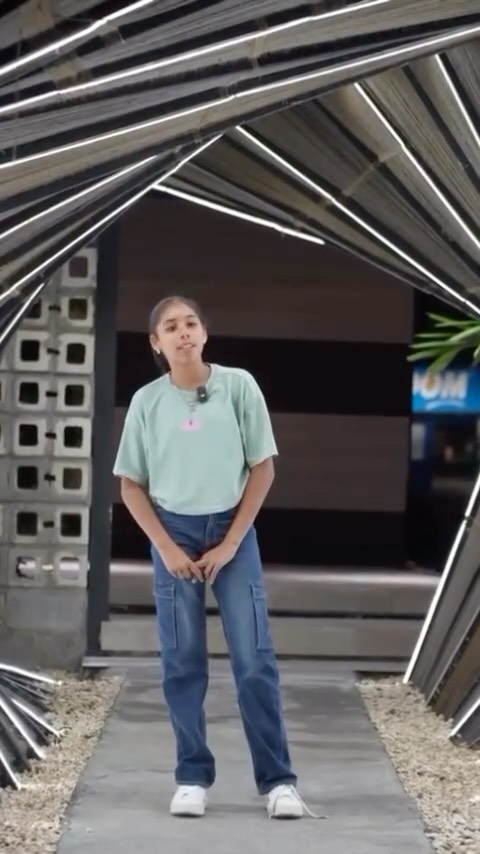 🎉💛 ¡Hasta los más pequeños saben que lo bueno acaba de comenzar!
Con una sonrisa enorme y toda la alegría del mundo, nuestra pequeña visitante le da la bienvenida a Karreyegua 🏁🌴
El lugar donde la diversión, la comida y la familia se encuentran 💫
#Karreyegua #SanJuandeLaMaguana #DiversiónEnFamilia #FoodTrucks #GoKartsRD #BienvenidaKarreyegua