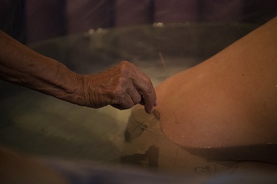 I’m writing in English because I want everyone to know what’s happening here in Sweden.
A homebirth midwife, a wise elder, has been forbidden to practice her profession because she supported a range of physiological births, including breech births and twin births. She is one of many Swedish homebirth midwives who have been targeted in a modern day witch hunt.
When homebirth midwives disappear, Swedish birthing women are left with two options: hospital birth or unassisted birth. This lack of choice is already the reality in most of the country. Our choices are taken away, and this is justified as improving safety for women... We are perfectly capable of making our own decisions about our health and safety.
When homebirth midwives disappear, so does their invaluable knowledge about how to support the physiological birth of the baby and the placenta. Knowledge that hospital midwives just don’t possess.
Here’s a definition of physiological birth from Rachel Reed’s book Reclaiming Childbirth as a Rite of Passage:
”The word ’physiological’ describes the ’normal function of an organism’... I use the term ’physiological’ to describe a birth that involves a woman labouring and birthing her baby in a healthy and uncomplicated way without interventions that alter the functioning of her body. Physiology also encompasses all the individual variations that are not the ’norm’ but are also not pathological.”
Edit: Agneta never supported breech births in the home, only a twin birth. The mother of the twins has spoken out in media and said that the decision to give birth at home was well-informed and that she felt very safe the entire time.
#rörinteminhembarnmorska
Picture: My son’s birth, at home supported by midwives. Photographed by @eubbe