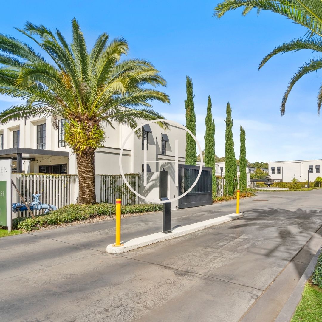 JUST SOLD π₯
4/42-48 Sturgeon Street, Ormiston has now sold for $1,070,000!β
This sets a new complex record for the TOPIA estate.
β¨ A huge congratulations to both our lovely buyers and sellers, it was a pleasure to work with you all π€
βοΈ If you are considering selling, please call me on 0435 950 680 to discuss how you can get the best possible result in the Bayside market.
#redlandrealestate #havenrealestategroup