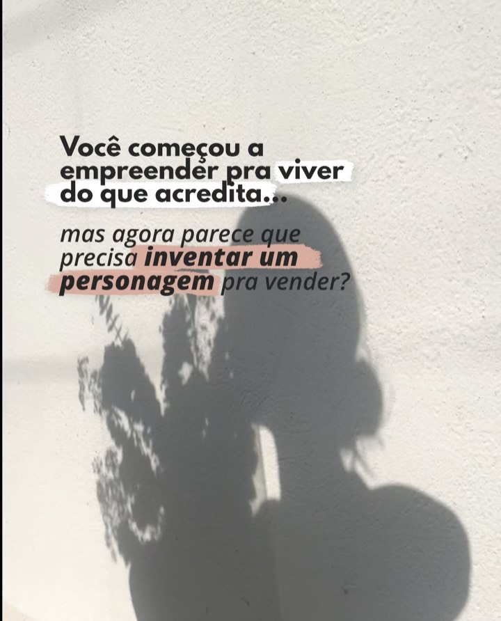 Você não precisa se transformar em um personagem pra vender…
Você só precisa se permitir ser vista fazendo o que já faz. Do seu jeito, na sua rotina. 🤌
Porque o conteúdo não é um intervalo entre o que você vive e o que você vende. É o que conecta uma coisa à outra. 👉👈
Rotina vira conteúdo. 🔄 Conteúdo vira venda.
E quando isso acontece… tudo flui com muito mais leveza. ✨
E se você quer aprender, na prática, como transformar o que você vive em conteúdo que conecta e vende —
vem pra Semana dos Criadores, dias 28, 29 e 30/10, ao vivo às 19h.
Vai ser uma virada de chave pra quem quer criar com verdade (e resultado). 😉