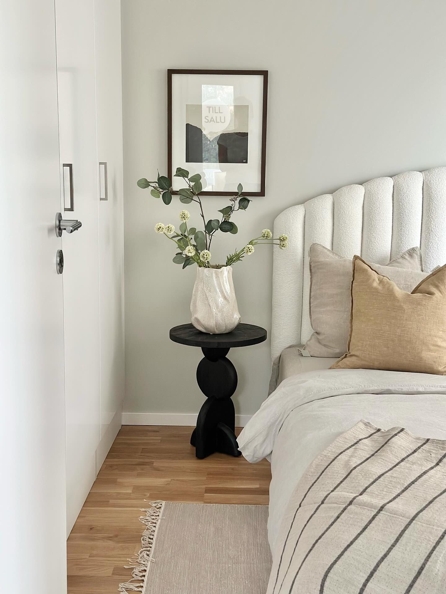 Piffar & puffat klart denna finfina lägenhet 🤎
Puffade färdigt en till i samma trapphus härom dagen och det kommer snart bilder på den också.
Fina lägenheter i Nordrs projekt Parkhusen i västa Göteborg. Tack för förtroendet att inreda dom för försäljning 🤎
Mäklare: Svensk Fastighetsförmedling
Byggherre: Nordr
Styling: av mig 😃