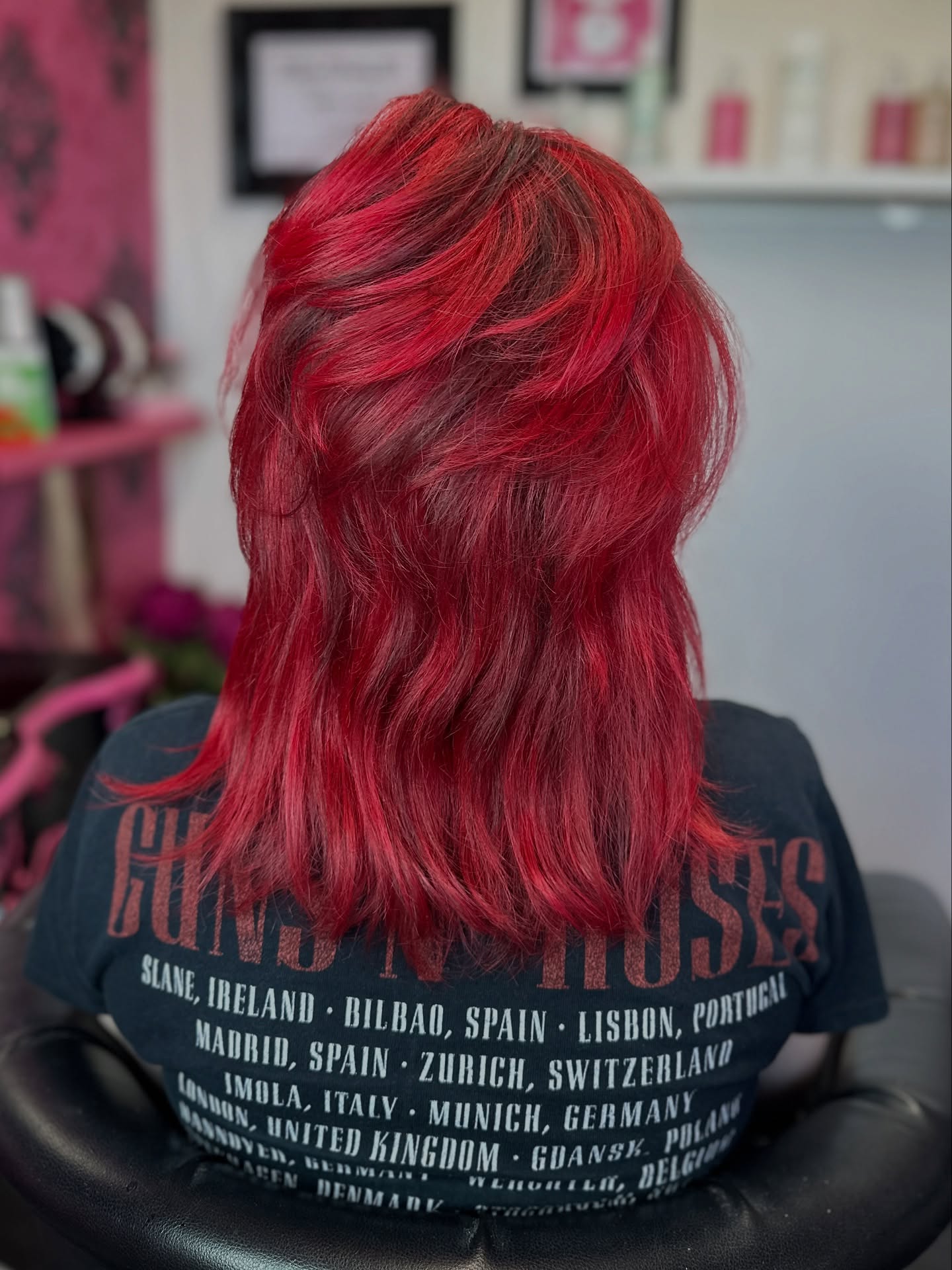 She’s got the look 🍒 you can too when you book in at Phie’s Salon 😍
Manic panic: pillar box red
#redhair #brightredhair #manicpanicuk #halloweenhaircolor #rockchickhair #redhairdontcare❤️ #althairsalon #althair #altgirl #mullet #redmullet #shaggymullet #pillarboxredhair #autumnhaircolor #emohaircolors #shullet