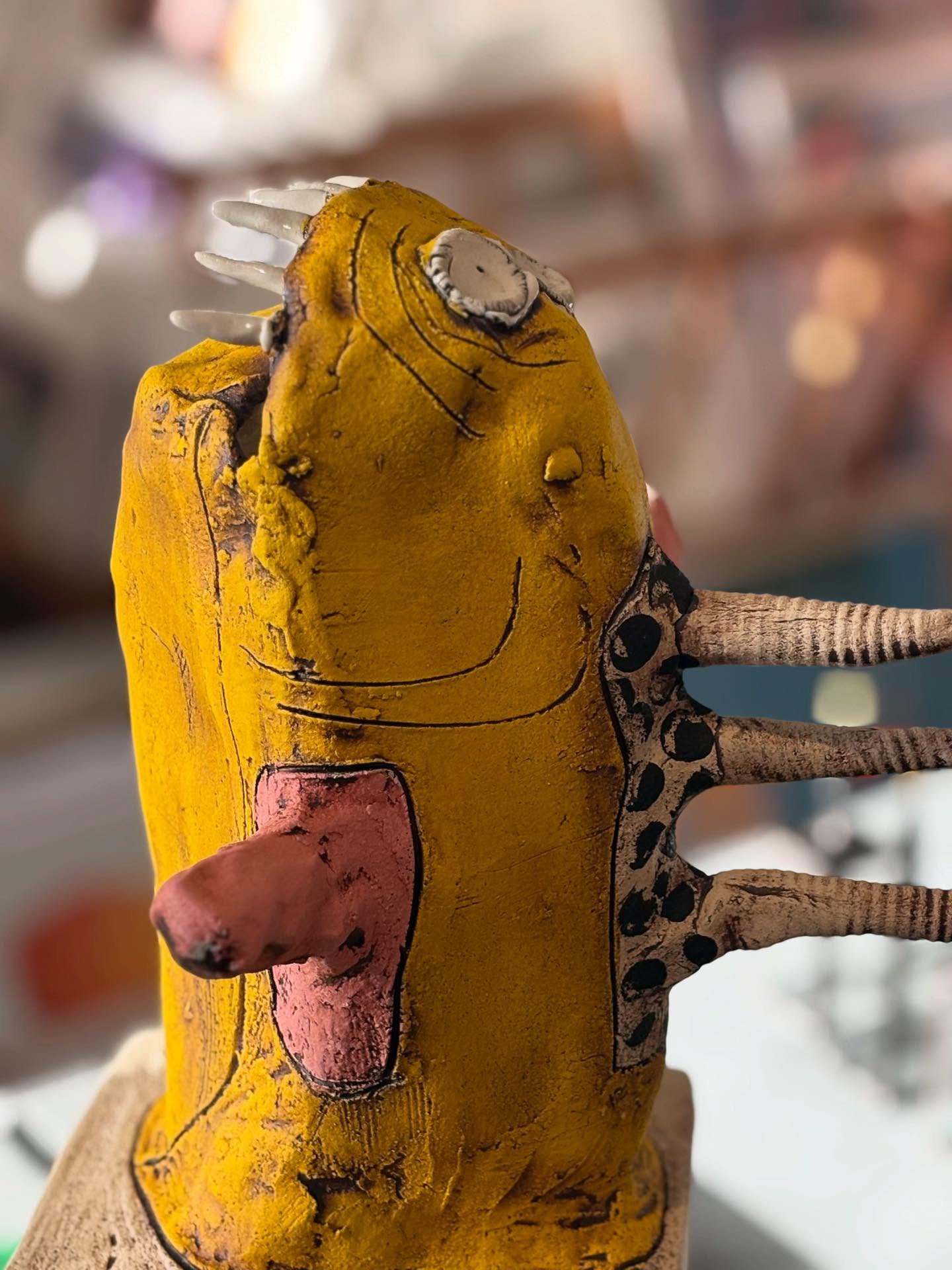 Den kooleste skulpturen ever er akkurat kommet inn døren fra Trine Reinfjell.
Vi ønsker dere en fin uke☀️
Velkommen innom oss.
Åpent/
Hverdager 10-17
Lørdag 10-16
Søndag 12-16
•
@trine_reinfjell @gallerinord @tromsosentrum #keramikk #skulptur