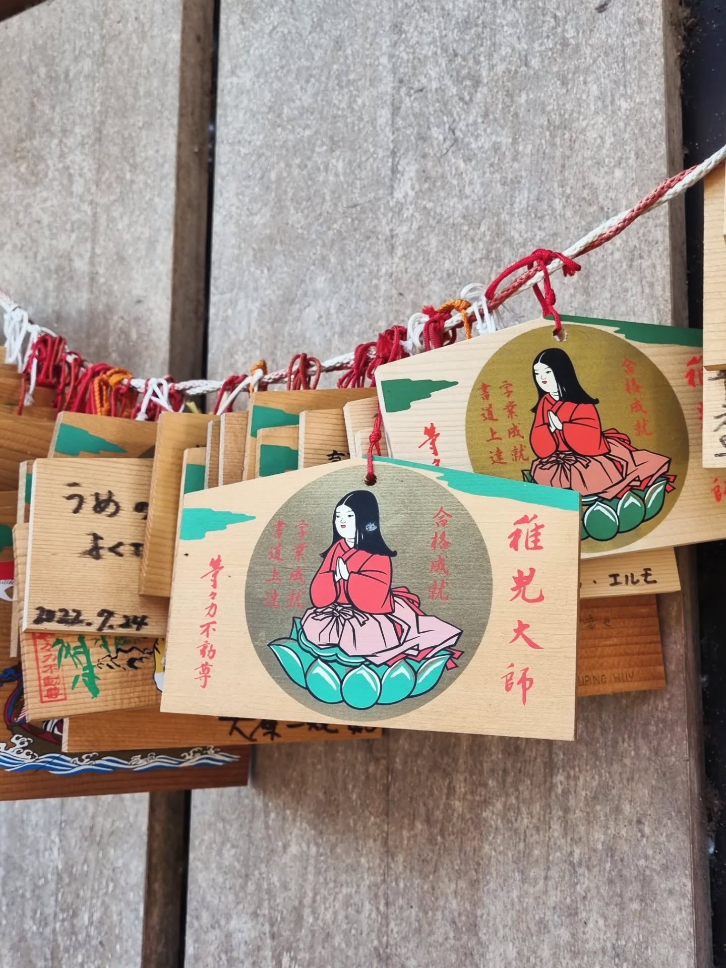 Peut-on débattre de tout ?
C'est la question que je me suis posée en quittant Threads, cette semaine.
Je vous laisse en discuter en commentaires 🤡
Mots-clés : Threads - débats - réseaux sociaux
Hashtags : #threads #debat #reseauxsociaux #thread