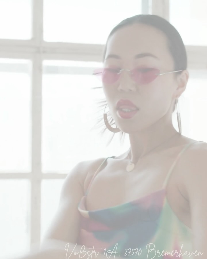 🚨 Workshop Alert 🚨
Am 15.11. und 16.11.2025 wird‘s 🔥 - die wundervolle Amela von Shaka Dance kommt zu uns mit drei kraftvollen Workshops:
💃Shaka Dance (Afro Dance) - nur 15€
👠Heel Dance Class - Power & Attitude auf Heels - 45€
🎓Shakri B1 Instructor Ausbildung - dein nächster Step als Coach - 280€
🗓️Save your Spot now!
👉Anmeldung & alle Infos:
Workshop/Masterclass ➡️ https://shaka-dance.com/master-class-workshops/?currency=EUR
Instructor Training ➡️ https://shaka-dance.com/comienza-tu-aventura-shakari/
Die Plätze sind begrenzt - First come, first Dance ✨
Let‘s Move, let‘s grow, let‘s SHAKA! 🌍🔥