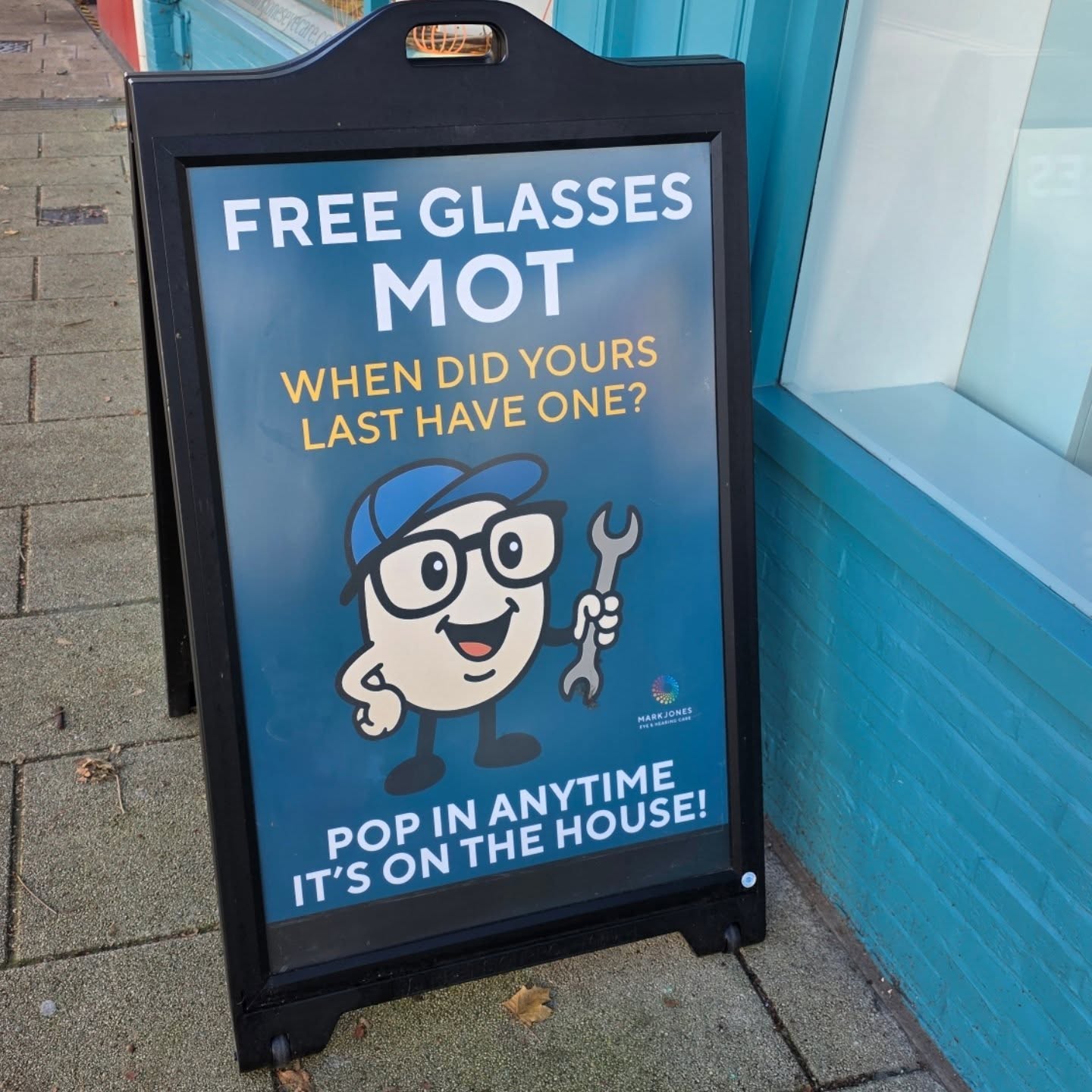 We’re offering a free glasses MOT today for anyone walking past! Simply pop in and we'll sort your specs out for you!
#Salisbury #salisbiryindies
