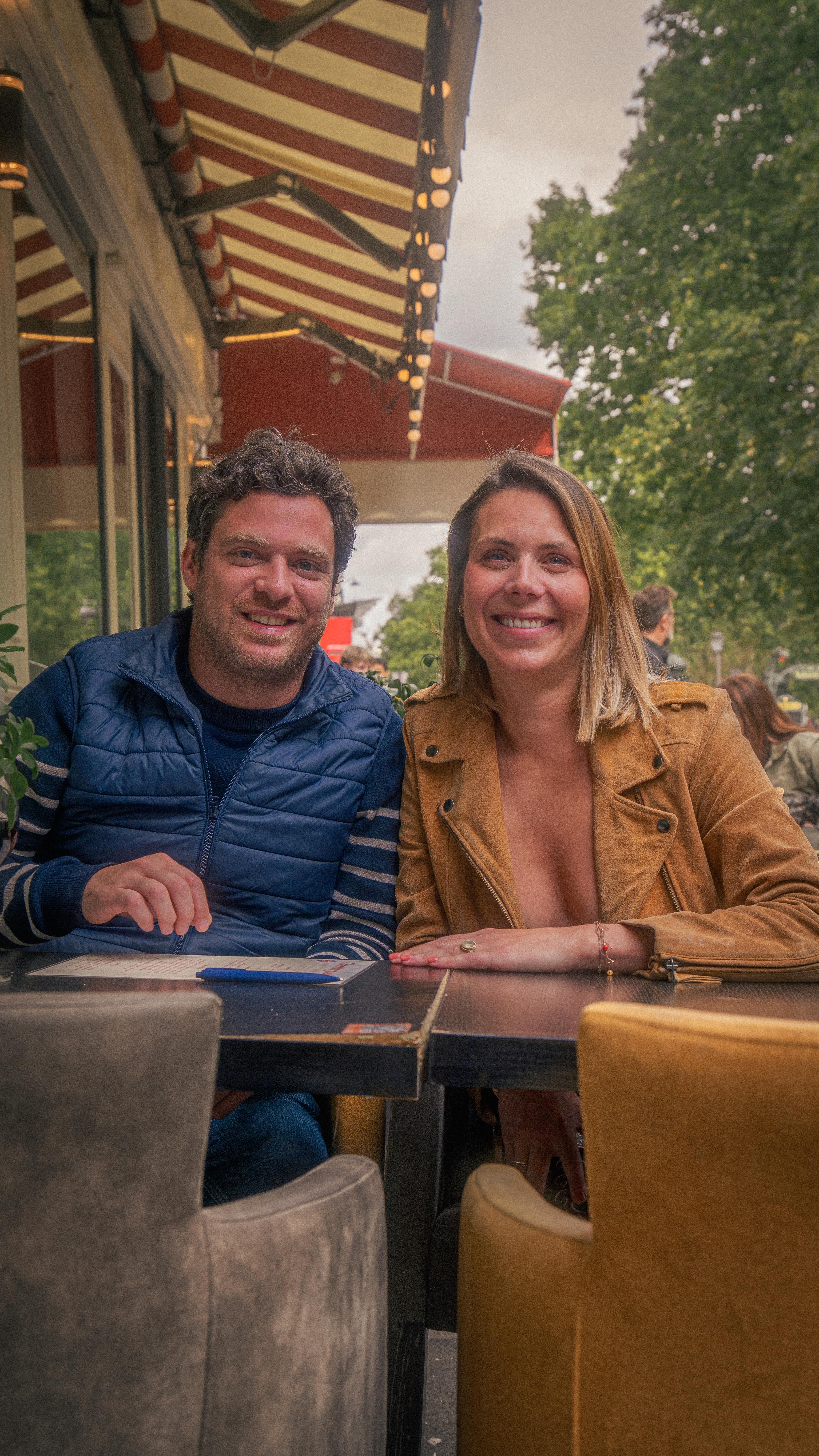 🌼 A la tête du bouillon Chez Marguerite, on retrouve Jérôme et Valérie, représentants de cette nouvelle vague de restaurateurs animés par la passion 🌼
Jérôme apporte sa technicité et sa précision, Valérie, elle, insuffle cette touche humaine et entrepreneuriale qui transforme un simple restaurant en adresse incontournable 🥂🥂
🎥 @troisiemeservice.studio
#paris #onmytable #terrasse #restaurantsparis #bonneadresseparis #parisfood #terrasseparisienne #frenchfoodlovers #restaurantparisien #eatparis #instafood #parisjetaime #chezmargueriteparis #bouillonparisien