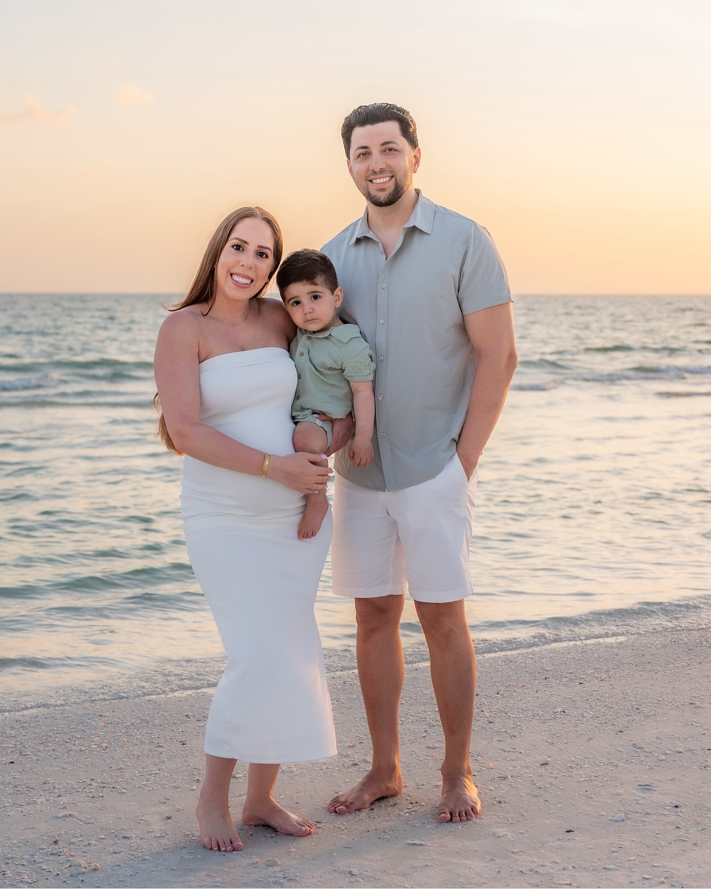 Good morning friends! Sharing this beautiful family’s sunset session. #swflphotographer #ftmyersphotographer #naplesphotographer #bonitaspringsphotographer