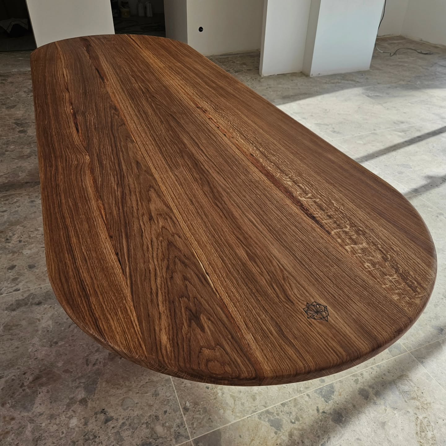 Un projet incroyable 🤩
#wood #woodworking #tableenchêne #travailalamain #lafabricdard #artisanatfrancais #autoentrepreneur