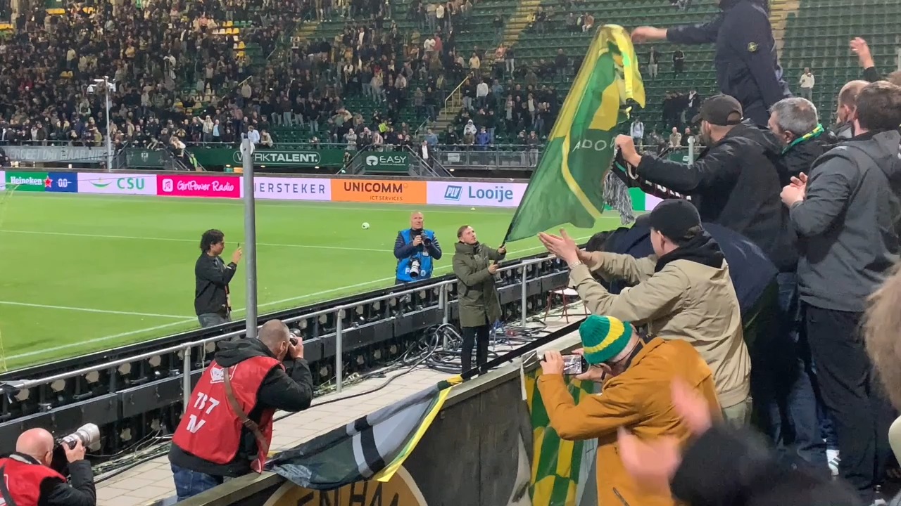 📣Wij zijn #streapp en tonen content van ooggetuigen. Bekijk de compilatie van afgelopen week. Nieuwsgierig naar het platform wat wij ontwikkelen? Volg ons!
#ooggetuige #p2000 #112fotografie #brandweer #ambulance #politie #berging #watiseraandehand #hulpverleners #rijkswaterstaat #handhavers #evenementenfotografie #denhaag #muiden #amersfoort #asperen #middelburg #leidschendam #beverwijk #voetbal #adodenhaag #toposs