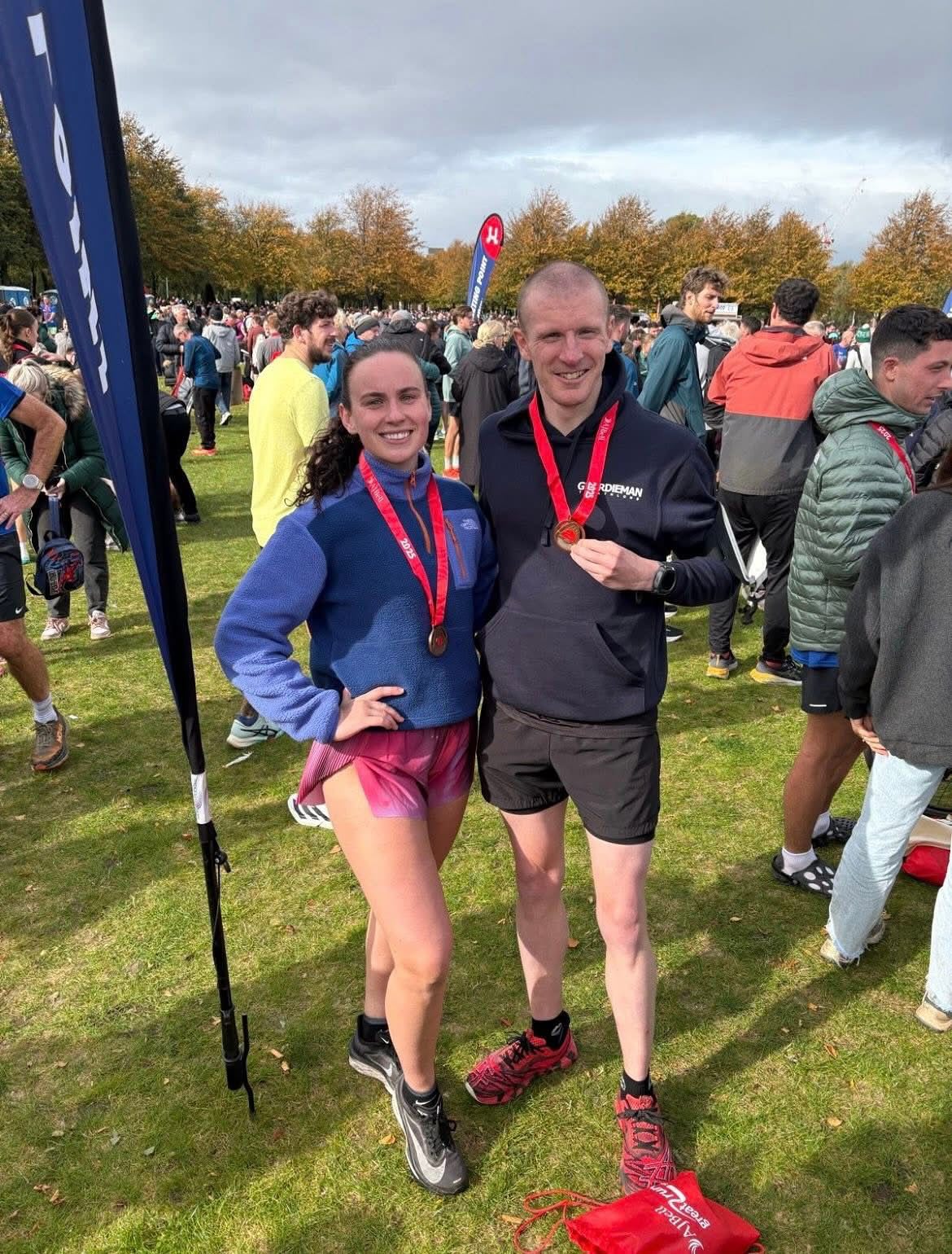 🏃♂️ Weekly Club Update – Great Scottish Run Edition! 🏃♀️
It was all happening at the Great Scottish Run in Glasgow! Our members delivered some incredible performances across both the half marathon and 10K distances.
In the Glasgow Half Marathon, we saw some brilliant results:
• Mark Allan smashed through his previous best with a superb PB of 1:28 – all that consistent training has clearly payed off! What a way to end a year of racing🔥
• Jennifer Douglas also had a phenomenal run, achieving a PB of 1:42 – great work, Jen! Great to see your training paying off too! Hope the chaffing has eased🫣😆
• Izzie Robertson also crossed the line in 1.42 and marked a return to racing after surgery with a course PB, setting a strong benchmark for what’s to come - your steadily getting back to full speed & strength Izzie and it’s great to see💪
Over in the 10K, Kat Johnstone put in a stellar effort and was rewarded with a PB of 54 minutes – an excellent run and great time - well done Kat!
Huge congratulations to everyone who raced, volunteered, trained or is just racking up the miles this week - kudos team GTC🙌