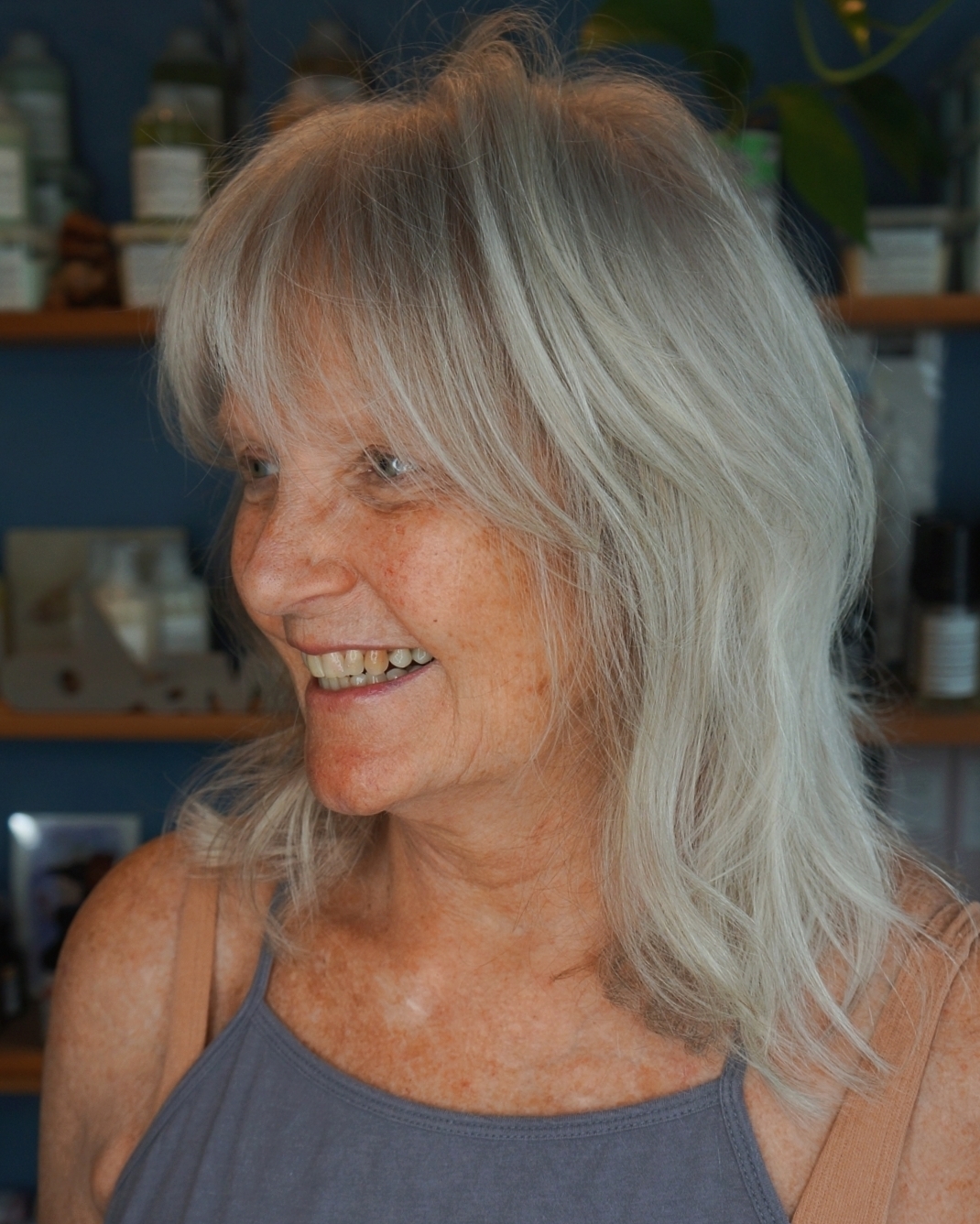 Soft, shaggy, and full of movement.
White hair has its own natural glow, and a soft shag shows it off beautifully.