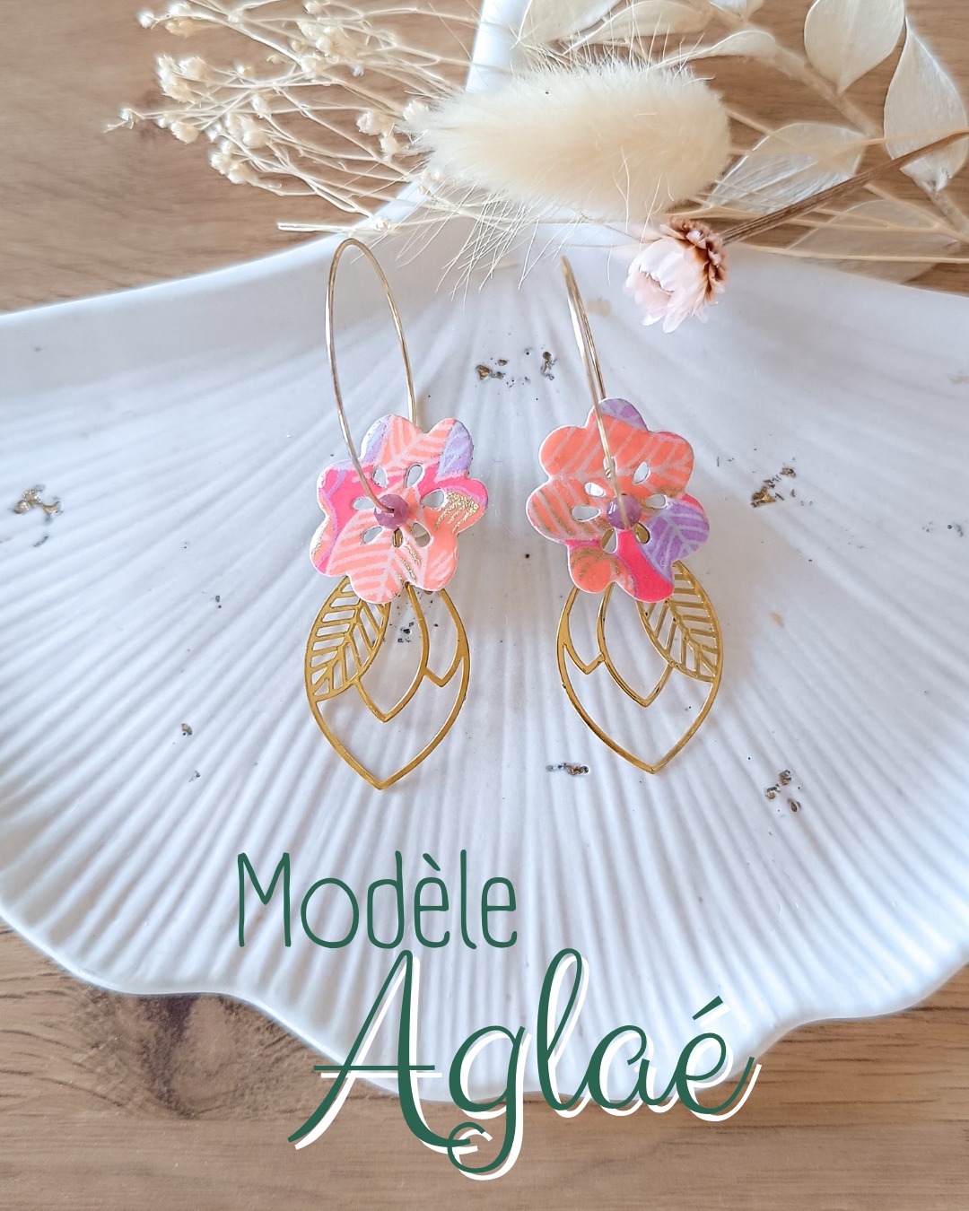 ✨ Modèle Aglaé ✨
Vent de fraîcheur et de poésie avec ce modèle🌸
Ces boucles d’oreilles légères mêlent fleurs colorées et doré délicat parfaites pour illuminer ton look au quotidien 🌿
Support de boucles créoles en acier inoxydable et fleur en papier partiellement recyclé.
💗 Fait main avec amour
💫 Finesse, légèreté & élégance
🌸 Un design unique qui attire tous les regards
➡️ Découvre-les vite sur la boutique 💕
🔗 https://www.mylet1creations.fr/
Des bijoux en papier, une planète respectée. 🌍
#mylet1creations #bijoux #bouclesdoreilles #créatricefrançaise #faitmain #modèleAglaé #bijouxpoétiques #bijouxfemme #artisanatfrançais #créationoriginale #lookdujour #bijouaddict