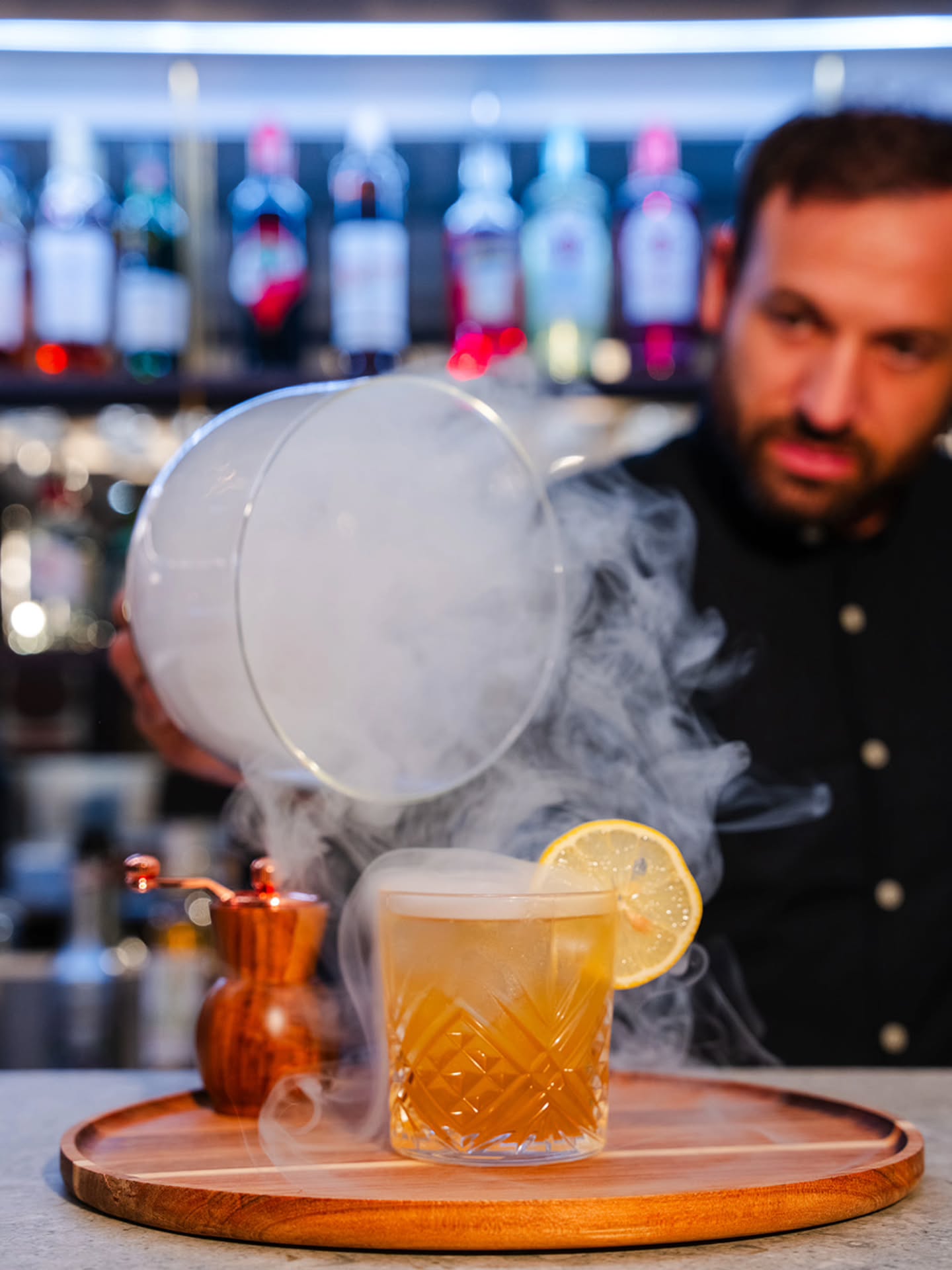 Venez déguster notre cocktail signature : un mélange audacieux, une touche fumée et tout le caractère de notre maison ✨️