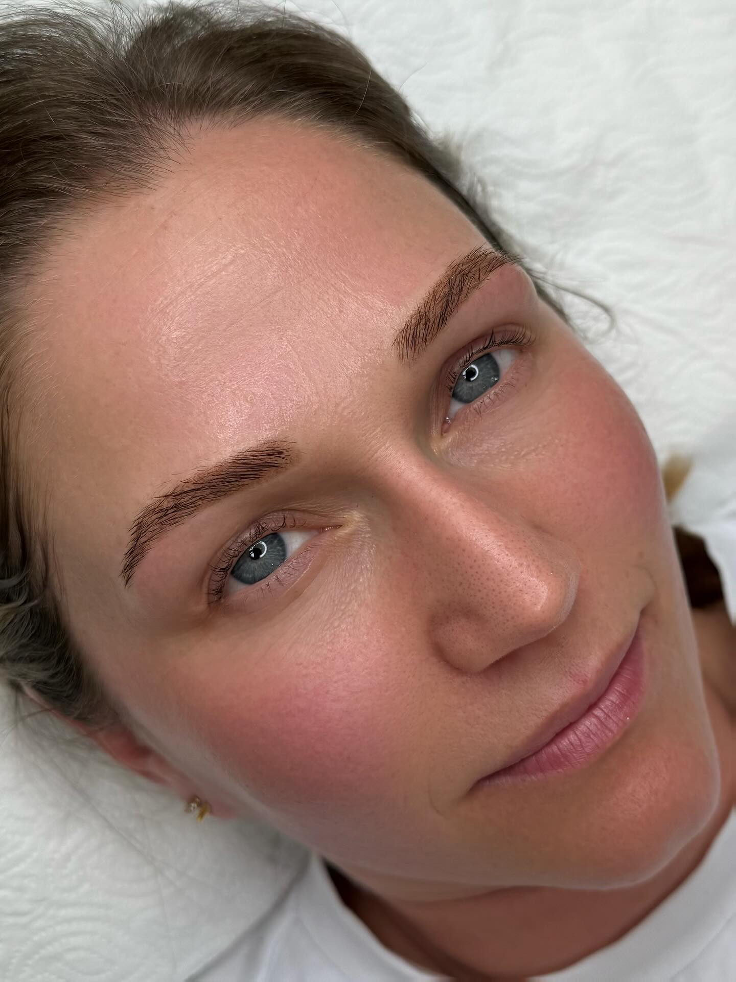 Soft ombré brows,
Enhancing this beautiful ladies natural features ✨
#ombrebrow #browtattoo #spmu #embellir #beautynz