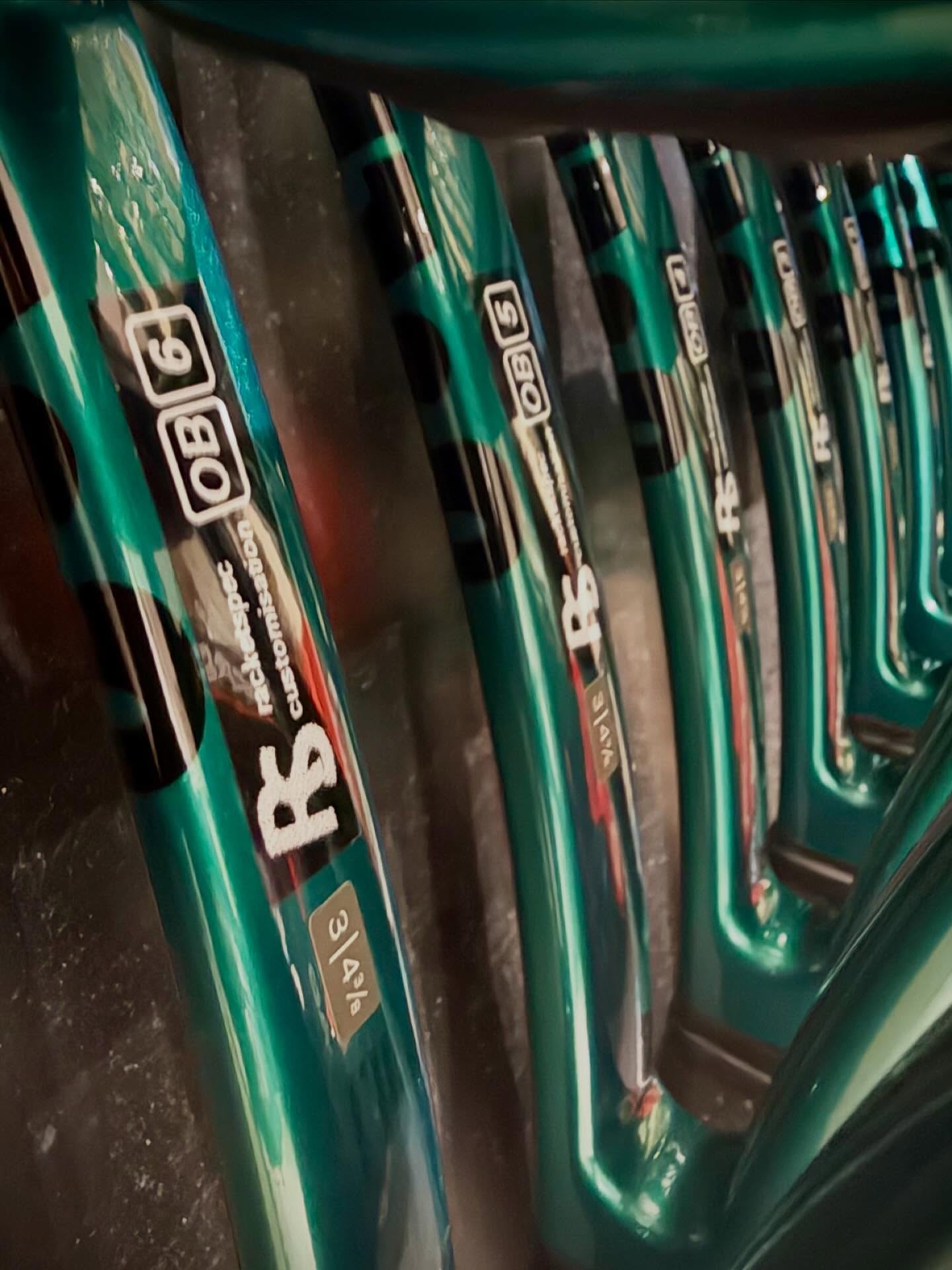 Fresh frames prepped and ready for @oliverbonding 👊💪🎾