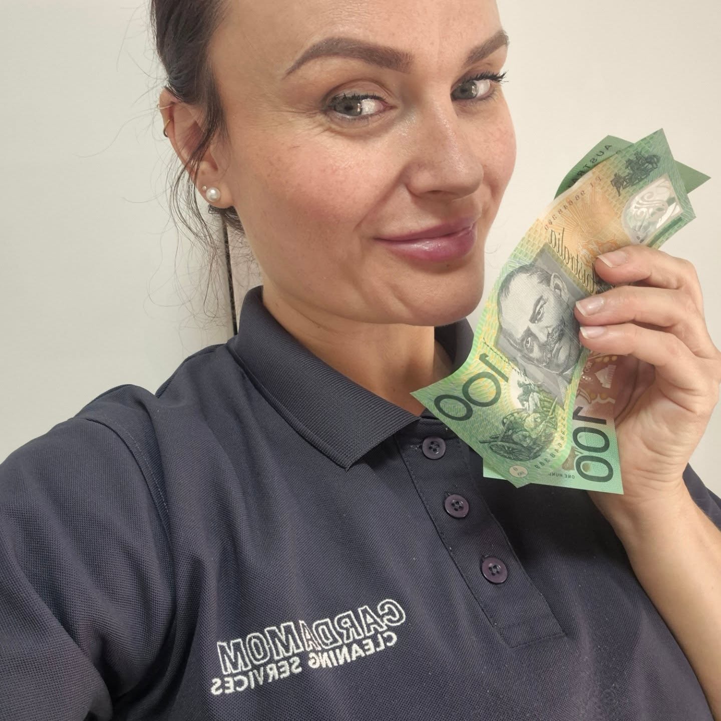 Swipe to see which of our team won $200 for 'Star of the Quarter' 🌟
Sam took on extra work when asked, consistently showed great results, never missed a shift, always on time, loved by clients and took feedback professionally. (Yes, the video was of Sam's great work, scroll to find on feed)
Thank you Sam!
#200dollars #employeeappreciation #cardamomclean #hardworkpaysoff