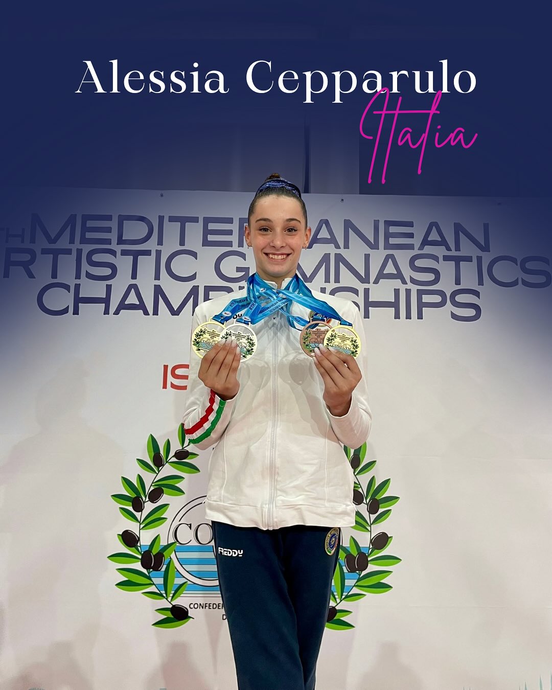 🏆 Alessia Cepparulo brilla nelle finali agli attrezzi! Alessia doveva gareggiare solo a volteggio e parallele, ma dopo l’infortunio di una compagna – a cui mandiamo un forte in bocca al lupo 🍀 – ha affrontato anche trave e corpo libero. ✨ Un meraviglioso volteggio e un corpo libero impeccabile le hanno permesso di conquistare il gradino più alto del podio 🥇!
Ma non è tutto: Alessia porta a casa anche un argento alle parallele 🥈 e un bronzo alla trave 🥉.
Non c’è davvero nulla da aggiungere: i risultati parlano da sé.
Siamo tutti contentissimi e orgogliosissimi della nostra Alessia! ❤️
#GEASGinnastica #OrgoglioGEAS #GinnasticaArtistica #Finali #Talento #Passione