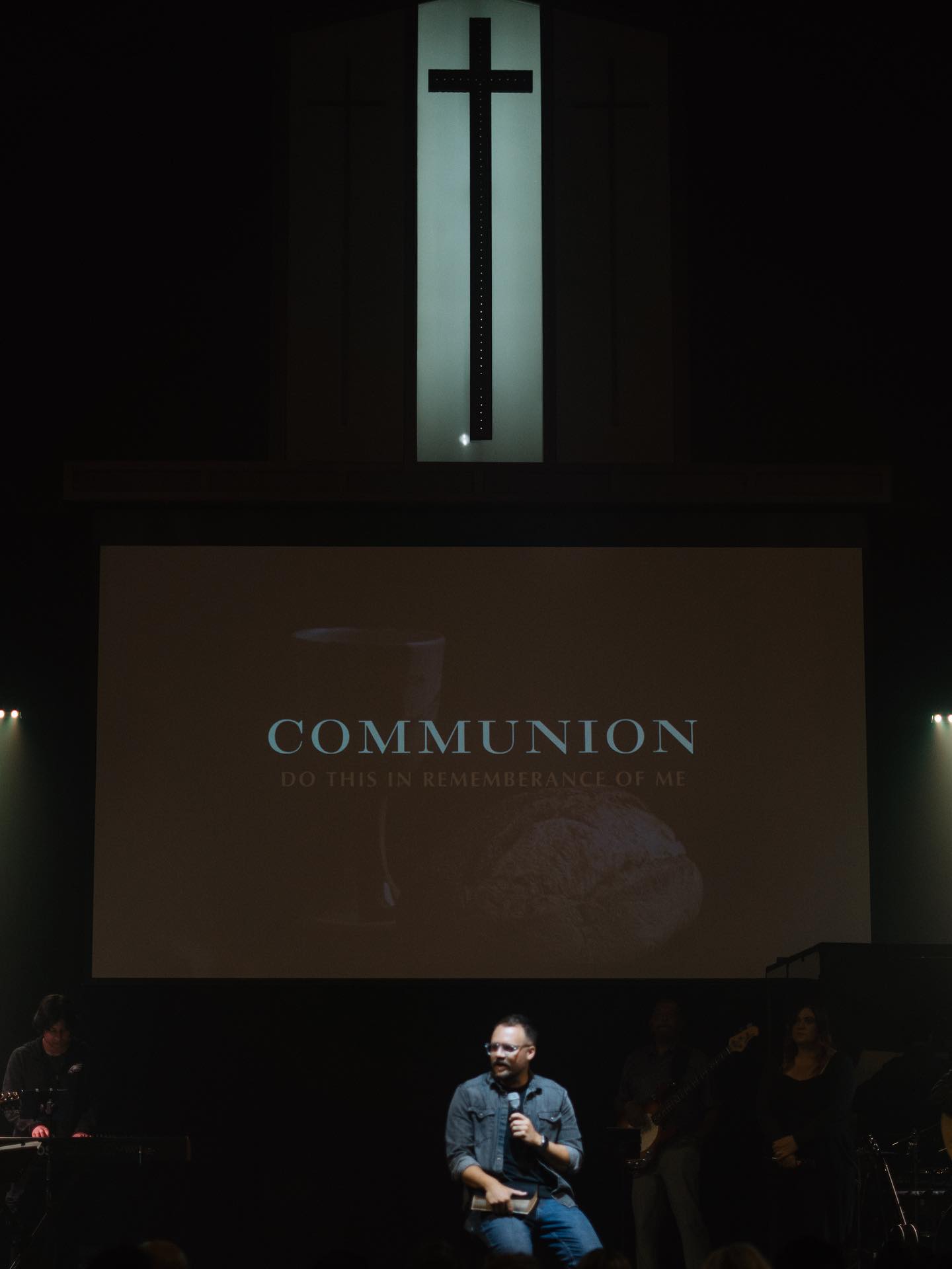 Join us this Sunday at 10:30 AM as we gather for Communion Sunday, a sacred time to accept, remember, and praise all that Jesus Christ has done for us.
Come as you are.
Belong in community.
We can’t wait to worship with you!