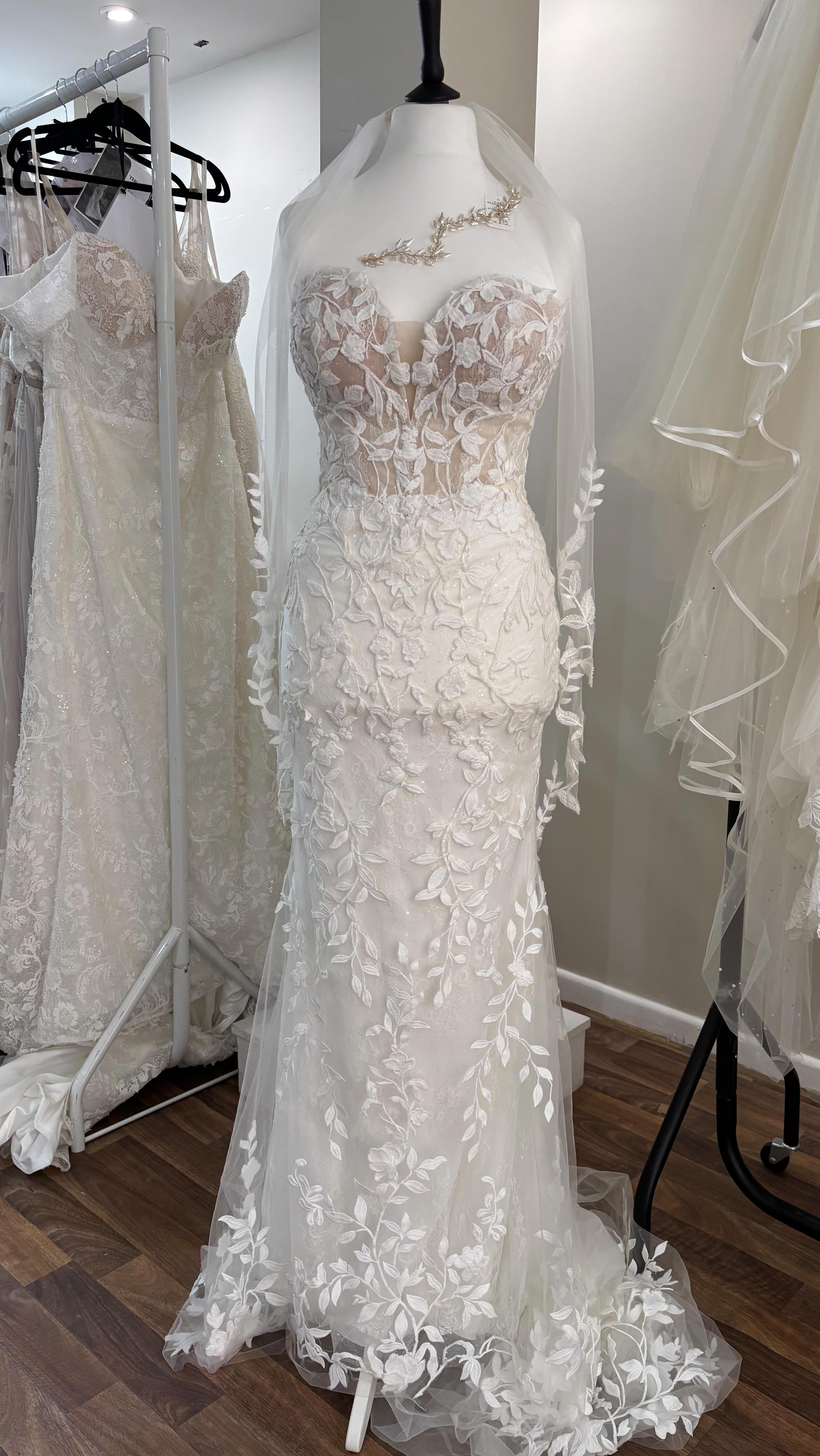 Change the mannequin with me👰♀️
Dress details👇
‘Vyda’ (Coming off the mannequin) by @wtoowatters in a size 14. £500 from £1250
‘Paloma’ (new on the mannequin) by #bluebyenzoani @thebridalcollectiveco in a size 12. £829 from £2508😍
Click the link in our bio to book in now!✨✨
#ukweddingdressshop #weddingdress #bridaloutlet #bridetobe #2026bride #weddingdresssale #samplesale #cheshirebride #weddingdressshopping #bridaloutlet #sayyestothedress #chester #weddinggown