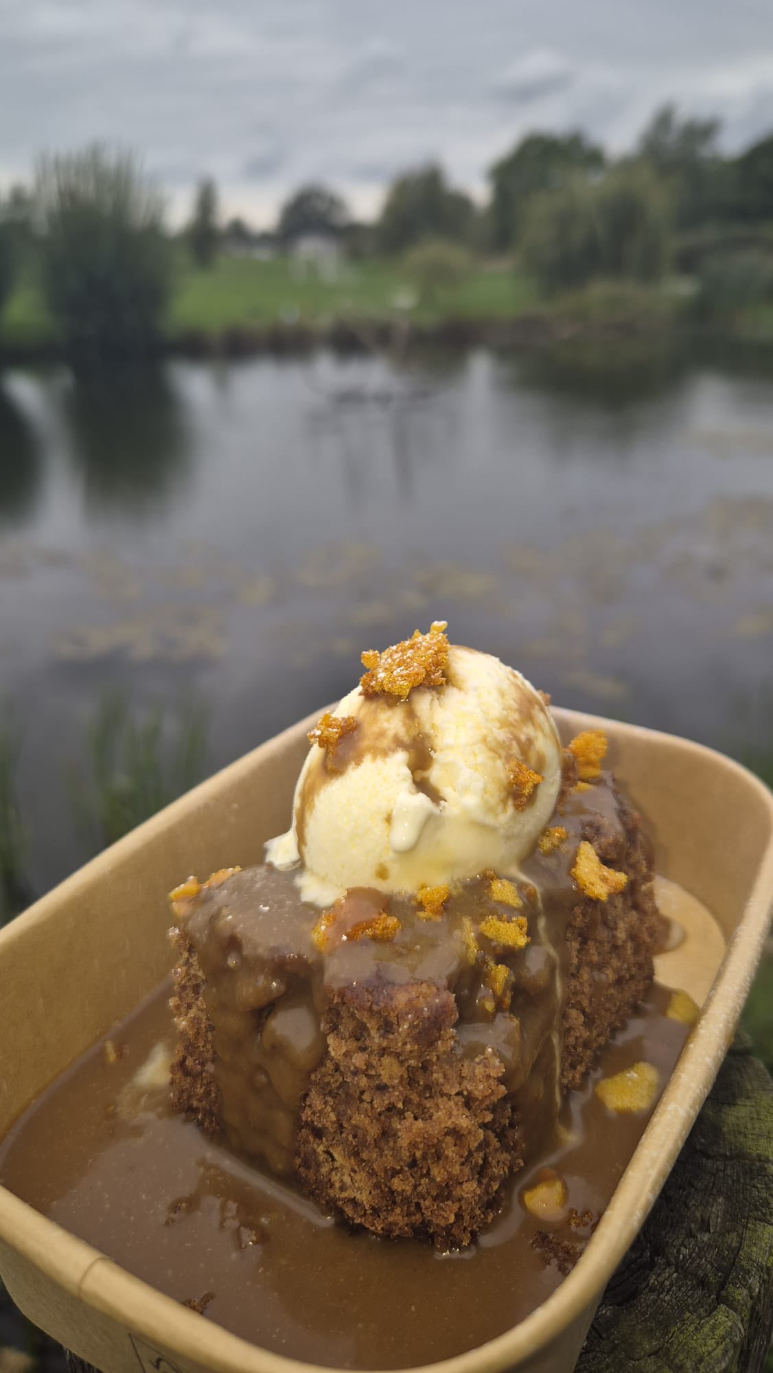 When you realise pudding night is TOMORROW! 😱🍰
Check out our website to book a table or find out more information.
What’s on the menu: ⬇️
- White chocolate & raspberry cheesecake
- Upside-down pineapple cake
- Cookie stacks (biscoff and double chocolate chip)
- Apple crumble
- Sticky toffee pudding