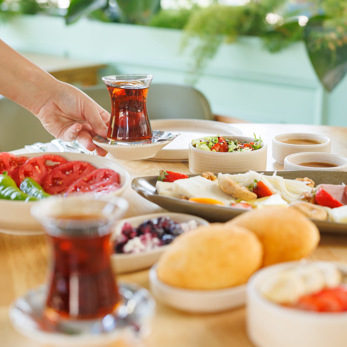 Bir Pazar'ın olmazsa olmazı: Kahvaltısı 🍳
📍Lime Serpme yalnızca Alaçatı menümüzde bulunmaktadır.