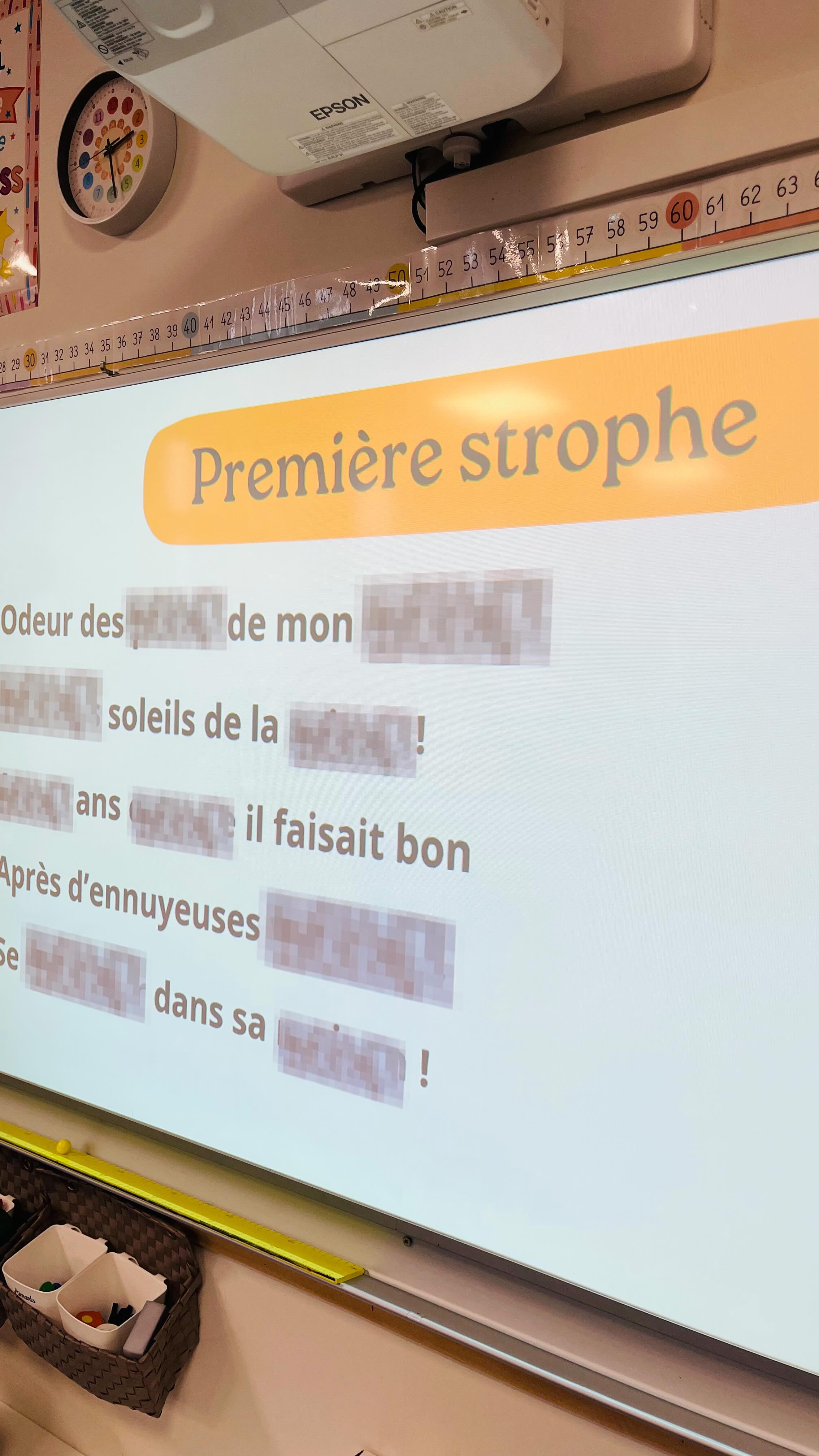 P•O•É•S•I•E
▶️ Vous aimeriez que je vous partage mes documents sur les poésies ?
Je vous fais un petit post sur la poésie car j’ai eu pas mal de questions en MP l’autre jour quand j’ai partagé en story mon tableau avec les mots floutés.
Il s’agit d’un document je que crée pour apprendre la poésie en classe.
L’an dernier, suite à l’atelier de @charivarialecole au @kedparis nous avons décidé avec ma collègue de repenser l’apprentissage de la poésie en classe et de ne plus faire tout reposer sur la maison.
On a donc créé différentes façons d’apprendre la poésie à l’école.
1. Lecture du poème et explications en classe avec les enfants.
2. On parle aussi du poète quand il est connu.
3. On passe à l’apprentissage par strophes.
Pour cela, je projette le texte au tableau, on le lit tous ensemble et je fais également une lecture puis je cache un mot et les élèves essayent de le retrouver. Ensuite j’en cache un deuxième etc … Je fais également des pauses et je propose aux volontaires d’essayer de réciter la strophe avec les mots cachés puis j’en cache d’autres. À la fin on essaye de le faire avec tous les mots cachés.
On cache aussi la fin des vers, ou alors on répète plusieurs fois chaque vers jusqu’à tous les connaître.
Je leur donne aussi le poème photocopié et découpé en bandes pour qu’ils le remettent dans l’ordre et ensuite ils apprennent en binôme en ajoutant les vers les uns après les autres.
Bref fini l’apprentissage uniquement à la maison. C’est de la révision. Grâce à cette technique les élèves ont tous progressé et quasiment tous connaissent leur poésie au moment de la réciter entièrement.
Et vous, vous faites comment ?
🔮 Update : documents disponibles sur le blog catégorie lecture ou EDL.
Bonne fin de mercredi
Maitresselili_lh ✨
#maitresselililh #teampe #cm1 #cm2 #maitresse #teachersfollowteachers #teacher #poesie #automne