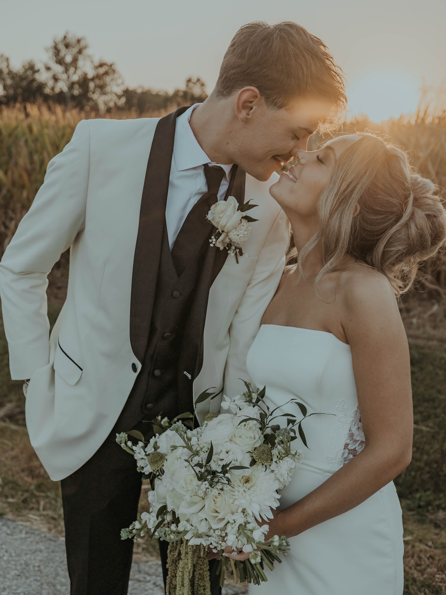 Full frames of these photos were needed. Another wedding in the books. Such a beautiful day!☀️💍
www.bseringphotography.com
#wedding #weddingstationery #weddingday #weddingphotoinspiration #bride #groom #fall #indy #indianaweddingphotographer #weddingphotographers #weddingphotos #weddingphotography #photographer #indianaphotographer