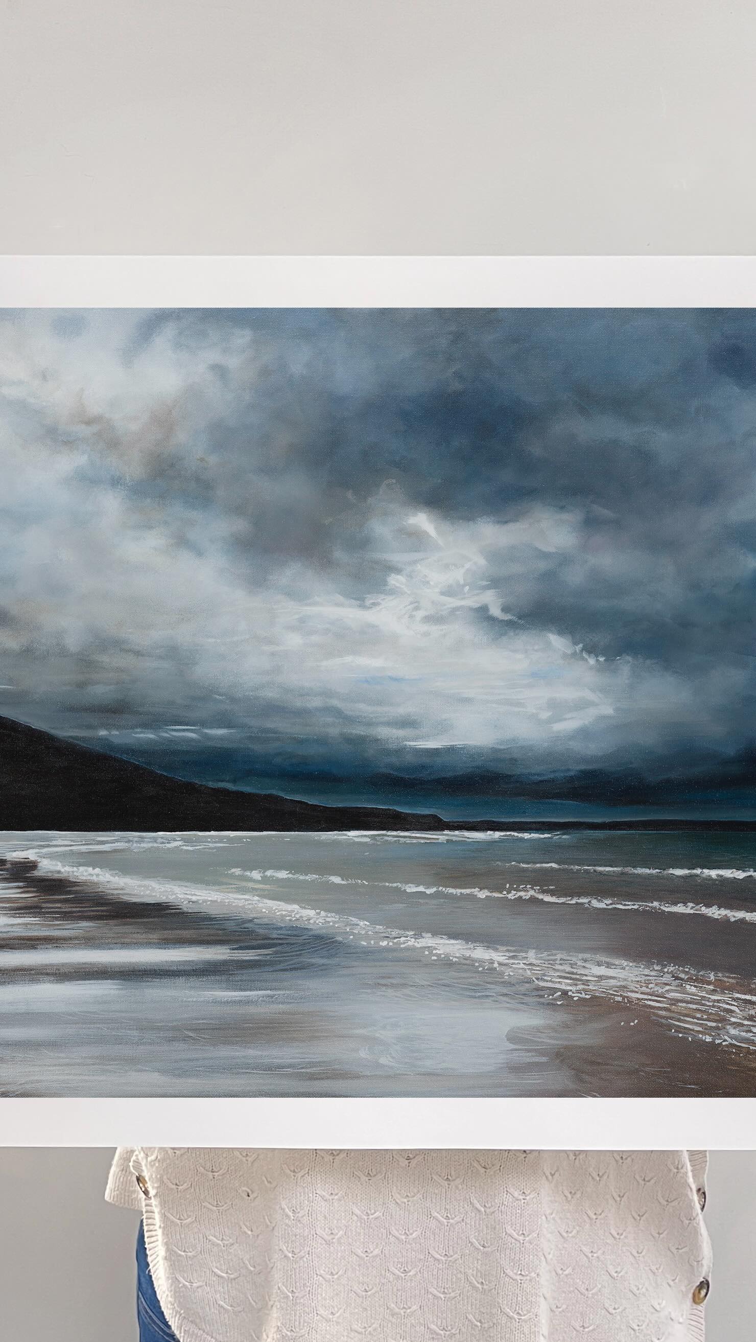 I had completely forgotten that almost a year ago, I had safely put this large A1 print of Croyde Bay in my architects chest.
Beautifully photographed and colour matched by @imagecentre, this Limited Edition Giclee print on Hahnemuhle Photorag 308gsm paper is one of a small edition and available to buy.
Pop along to my studio during this weekend for the final few days of the @peacockartstrail and see both this print and the original painting. Or check out my website.
https://www.charlotte-englefield-art.co.uk
Definitely statement pieces in any room.
#cotswoldartist #wiltshireartist #acrylicpainting #croydebay #seascape #limitededitionprint #gicleeprint