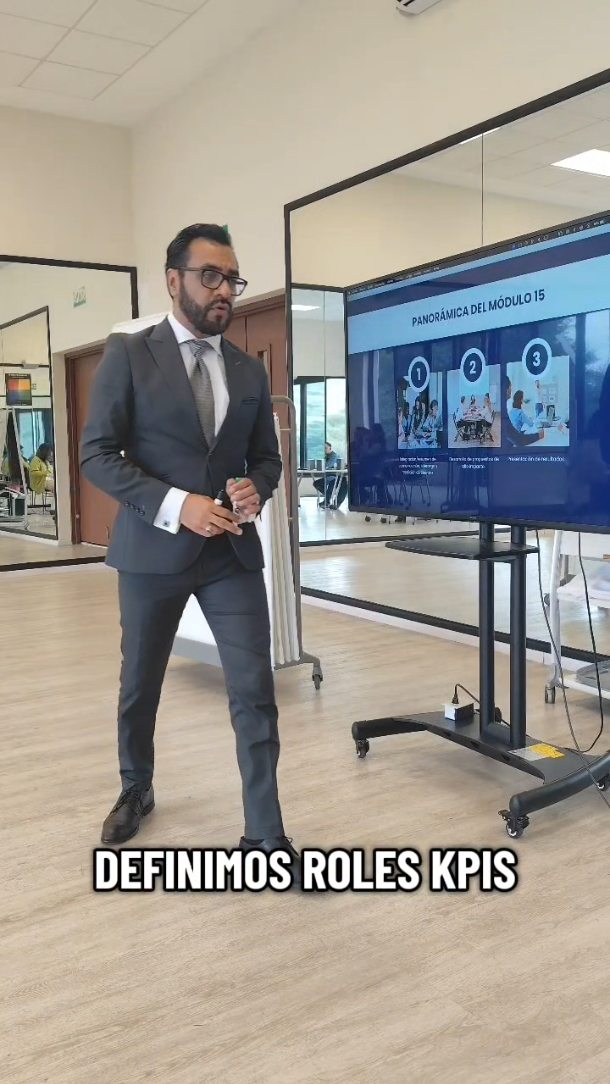 Cierre con broche de oro. Así celebramos la graduación del curso de Liderazgo Ejecutivo, una alianza entre 2VS Quimicos y el Tec de Monterrey.
Un programa diseñado para fortalecer líderes que inspiran, comunican con propósito y asumen la responsabilidad total de sus resultados.
Hoy no solo cierran un curso: abren una nueva etapa de liderazgo con impacto real.
#LiderazgoEjecutivo #TecdeMonterrey #LiderazgoConPropósito #EmpresasQueInspiran #AltaDirección #FormaciónEjecutiva #LíderesDelFuturo #DesarrolloDirectivo