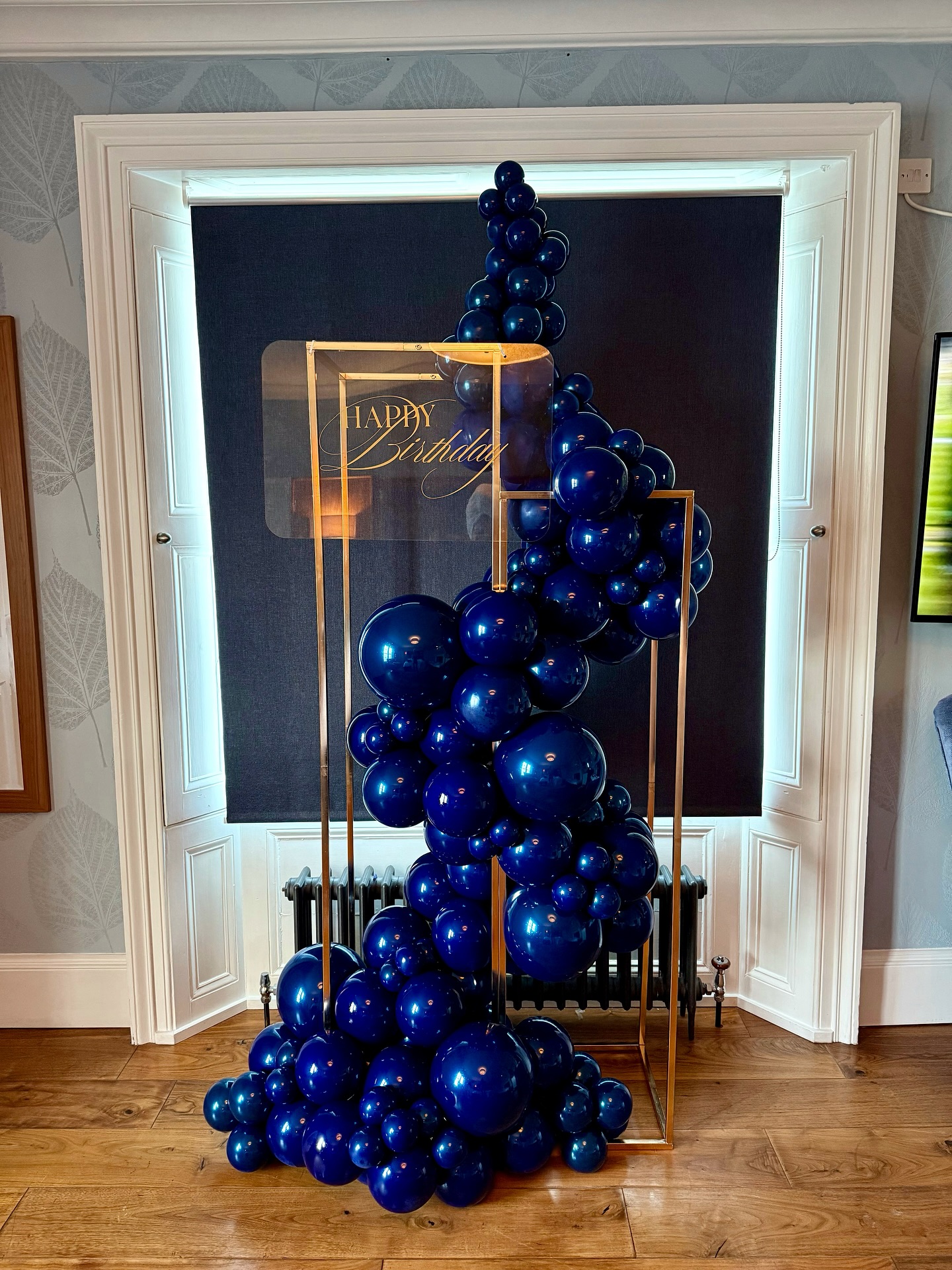 ~ Sapphire Blue ~
Made the absolute most of our final stock of this beautiful but discontinued Qualatex shade last weekend for my partner’s surprise birthday getaway at our favourite hotel ~ @the_oaksmere 🩷
A huge thank you to our friend Aleigh @bumbleandbloomevents for sneaking in with our pre-made plinth before check in and ensuring the room was perfect for our arrival - you’re an angel 🤍
#norfolkweddings #weddingcakesnorfolk #vintageweddingcake #weddingstylingideas #museeventsbygl #vintagecakes #lambethcake #lambeth #eventstylist #balloonartist #cakedesign #cakedesigner #balloondecor #norwichcakes #eventstyling #balloonsnorfolk #alessoninluxury #balloondecor