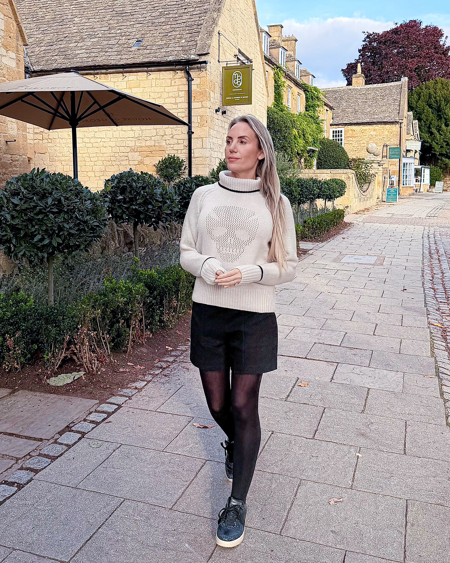 A touch of Halloween luxe 🕸
Can anyone spot the Halloween-themed jumper? 👀🖤
I couldn’t resist this cashmere piece with the subtle skull woven into the knit — it’s such a fun little nod to spooky season without being too much. Plus, it’s so cosy. The perfect mix of luxe and laid-back for autumn days in the Cotswolds.
I’m all about easy, elevated looks right now… cosy enough for coffee and school runs, polished enough to still feel put together.
This Halloween-inspired knit gives just the right amount of edge without losing that relaxed, luxe vibe.
I really love this time of year, the mix of cosy layers, cool sunny days, and an excuse to add a little festive sparkle. This jumper gives Halloween energy without being too much (just how I like it), and these Saint & Sofia trainers are honestly among some of the comfiest I own.
We’ve got a quiet weekend planned, my usual yoga class & infrared sauna in the morning, coffee stops, dinner with friends, and definitely some cosy time at home before things get busier again over the next few weeks.
Who else is leaning into the cosy spooky season? 🖤
🤍 Full outfit: @saintandsofia 🤍
#halloween2025 #wiwtoday