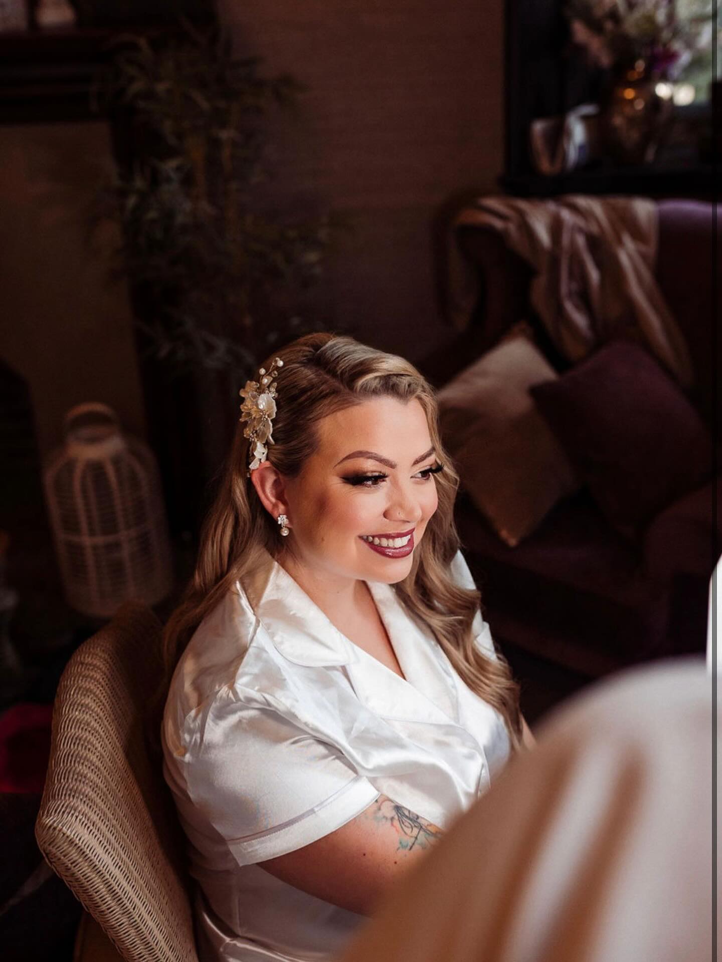 G L A M O U R O U S 💍
#bridalmakeup #weddingmakeup #bridalhair #weddinghair