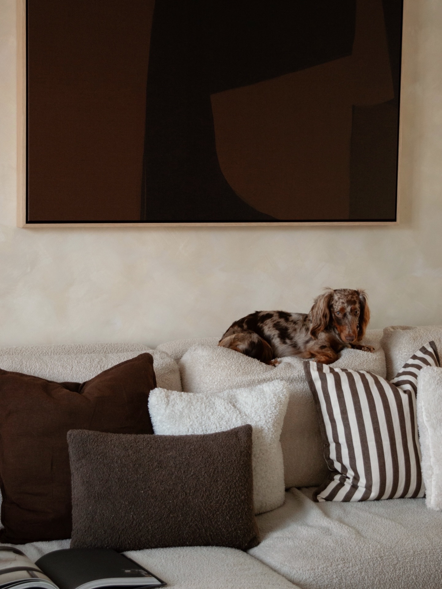 Cookie is bringing the Autumn vibes as much as our cosy brown cushions and recent canvas change up from @greenliliart 🐶🤎🍂
Sorry for going a bit AWOL, the flu or something just as nasty had me BAD!! 🤧🤒😷All better now and slowly coming back. Has anyone else had the snotty sniffles yet or are you keeping well away from it?
Happy Friday!! Any weekend plans?
Love,
Nicola & Vicki xxx
Autumn Vibes | Cosy | Chocolate Brown | Canvas Art | Abstract | Hot Chocolate Season | October Decor | Japandi | Brown Decor