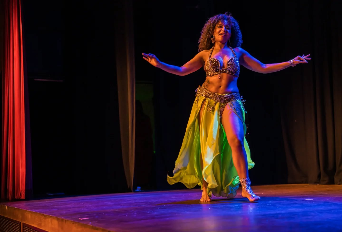 Images from our Magic Hafla, show staged at the Sean O'Casey Theatre on the 5th of October 2025. Artistic and Executive Production by Cida Arcanjo. Photos by Zofia J Photography.
✨💃✨
Get ready for our next event: A Night At The Harem 2026
🔥🔥🔥
#bellydance #lovebellydance #bellydancequeens #dublinbellydance #yallabellydance
