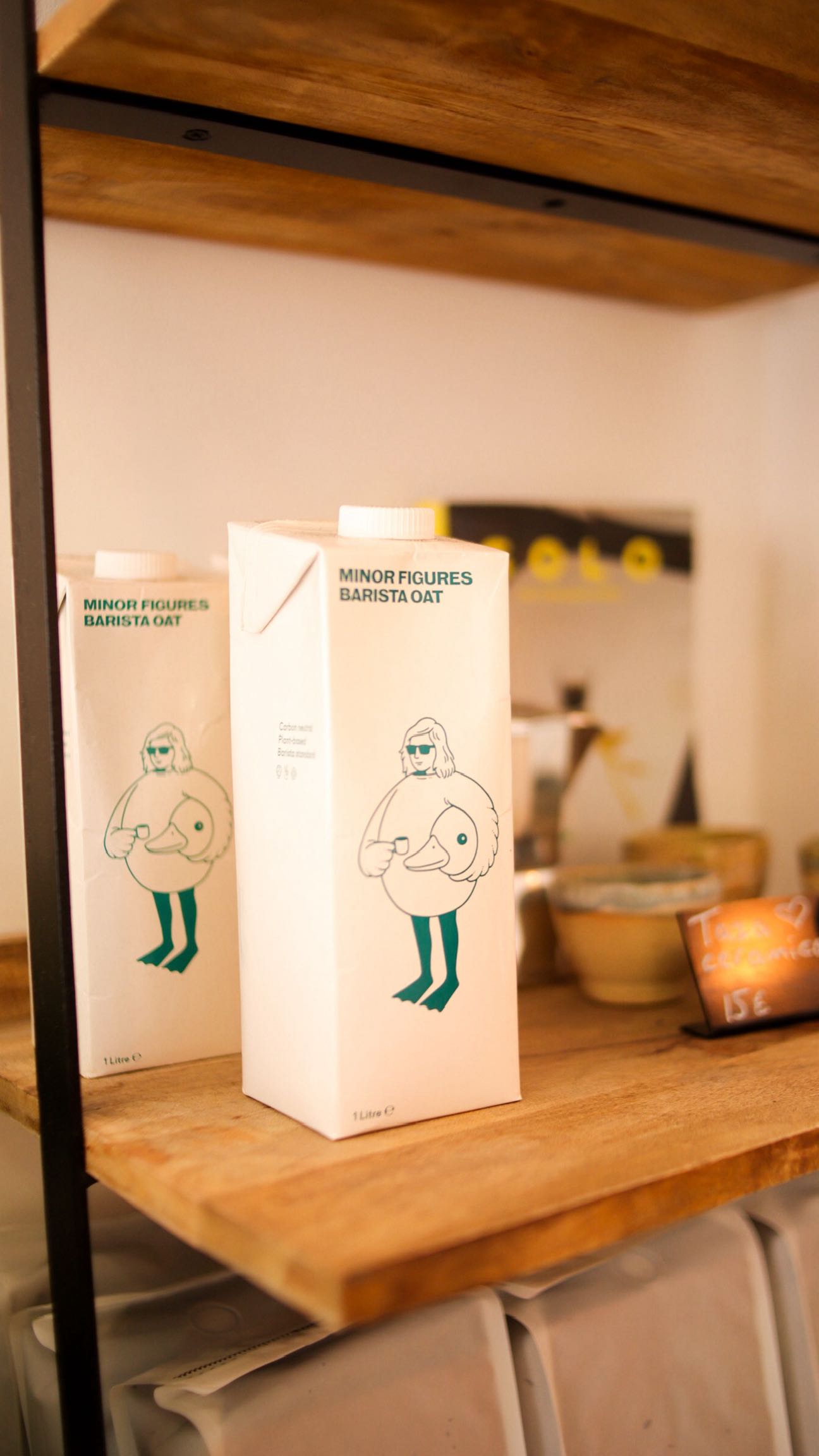 Daily Matcha, perfecto para llevar tu rutina diaria a otro nivel. ☕✨
Podés pasar a buscarlo, hacer take away o venir a disfrutarlo en nuestro local, en un espacio minimalista, estético y súper agradable para tu momento de pausa.
Incorporar el Daily Matcha a tu día es una rutina simple, linda y deliciosa que te recarga de energía y buen sabor. 💛
Hacé tu reserva o consultá más detalles a través del link en nuestra bio.
#MayBean #DailyMatcha #RutinaConEstilo