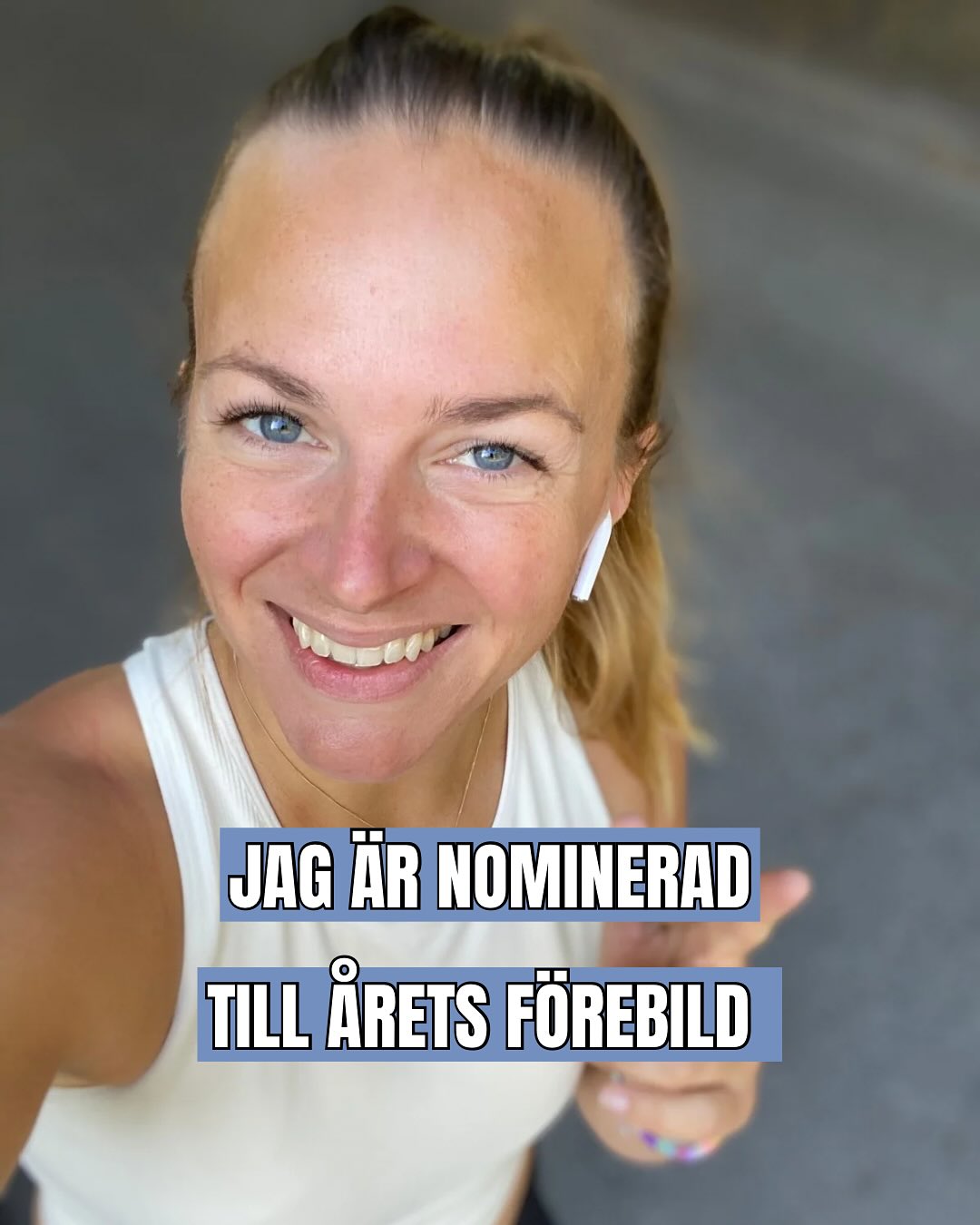 ÅRETS FÖREBILD ✨
Häromdagen fick jag ett meddelande om att jag blivit nominerad till “Årets Förebild” i Guldhjärtat 💛
En otroligt fin nominering där bl.a mitt engagemang för kvinnors hälsa och Aktiv Barnvagsnpromenad nämndes. Det gör mig så otroligt stolt och glad, och även om en vinst hade varit fantastisk så är det så otroligt fint att bara blivit nominerad och omnämnd i samma kategori som ett gäng hjältar!
Tack till er som nominerat 🫶🏽
Rösta på mig senast 30/10 genom att klicka på länken i bion, nu håller vi tummarna!