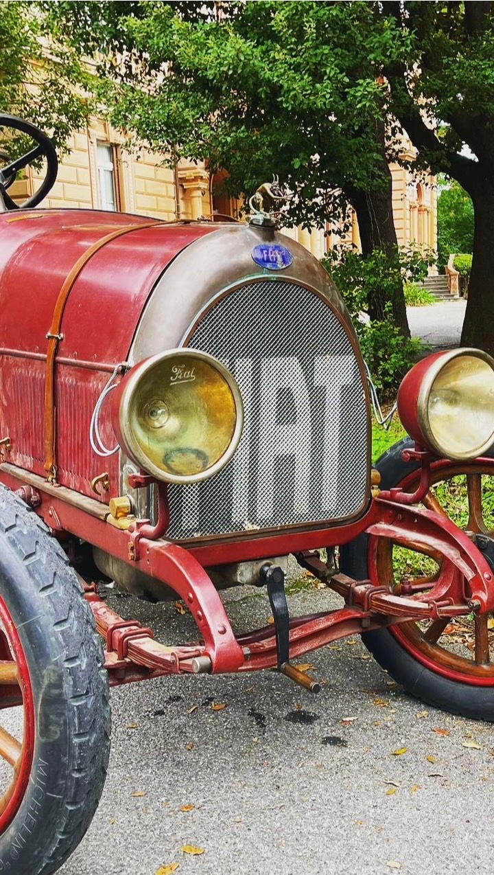 Sun, engines & good vibes at Villa Carrara ☀️🚗🎶
What a perfect October day! The Circuito della Superba came back to life with amazing vintage cars, great food, music, and sunshine all around.
Thanks to everyone who came by and made it special. Can’t wait to do it again!
Typelovers events - we create, you celebrate.
#VintageVibes #CircuitoDellaSuperba #VillaCarrara #ClassicCars #GoodFoodGoodMood #OctoberSun #CarLovers #villacarrara #typeloversevents #typelovers