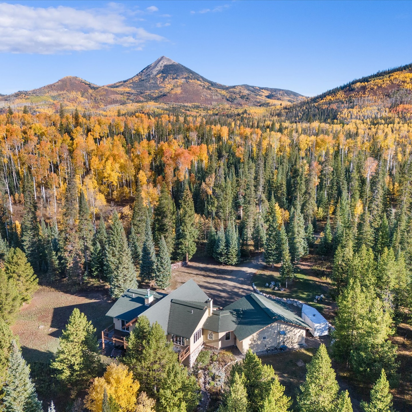 The colors are popping, and so are our listings!
The valley is bursting with color, so we couldn’t resist capturing our listings in their full Fall glory! 🍁
📍 26765 El Dorado Drive (1–3)
📍 29100 Yowell Lane (4–5)
📍 30855 Emerald Ridge (6)
Golden aspens, mountain views, and homes that shine in every season. Which one’s your favorite fall backdrop?
#SteamboatSprings #ColoradoLiving #FallInSteamboat #MountainHomes #sothebysinternationalrealty