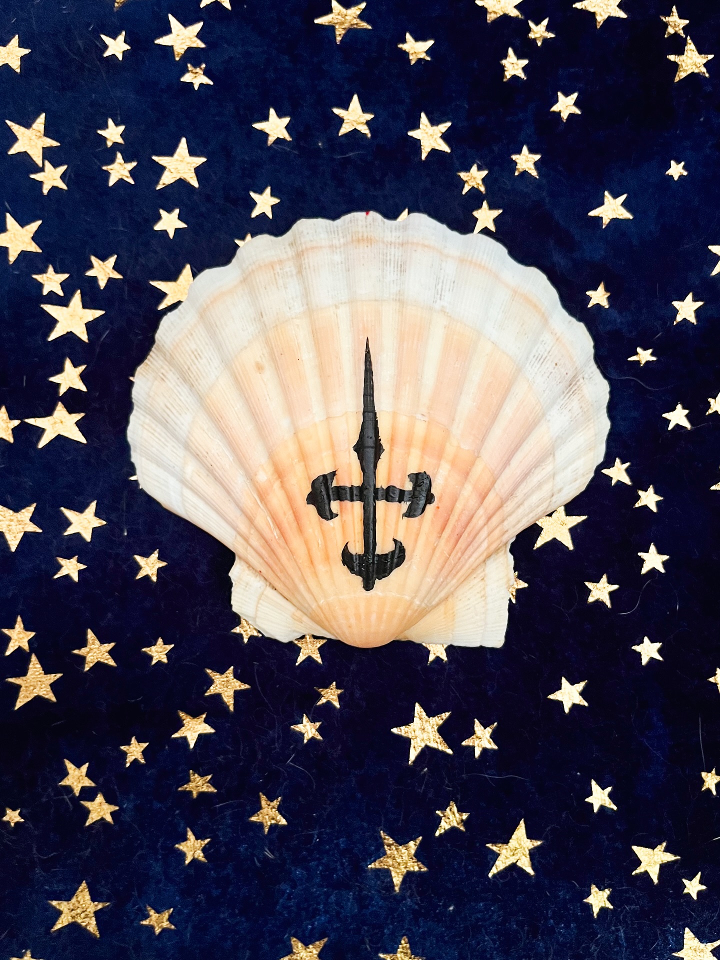 🐚 L’ombre de Compostelle ✨
Recherches en cours sur les sites spirituels oubliés du chemin de saint Jacques de Compostelle en France, à l’ombre du Christianisme.