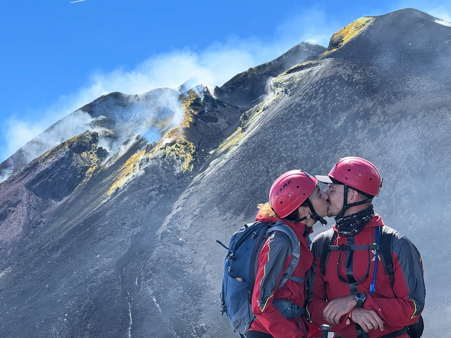 #Etna Central Craters • North Side
👉 Info/Prenota
🌍 https://www.etnative.com/etna-cratere-centrale
📲 +393780861560
Ⓜ️ etnativo@yahoo.it