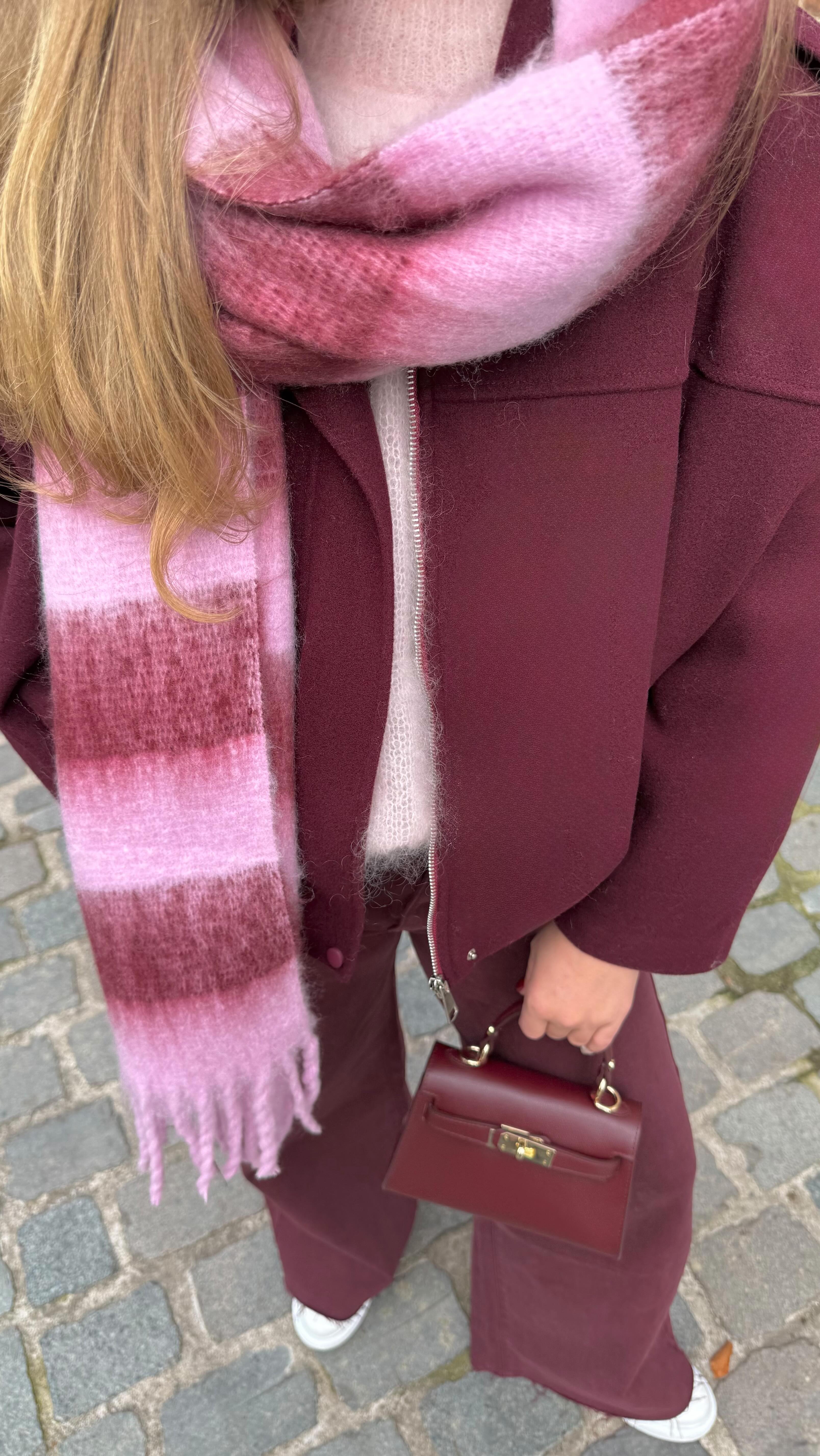 Falling for fall ♥️
#fallseason🍁 #autumnlooks #layerup #ootd #falloutfitinspo