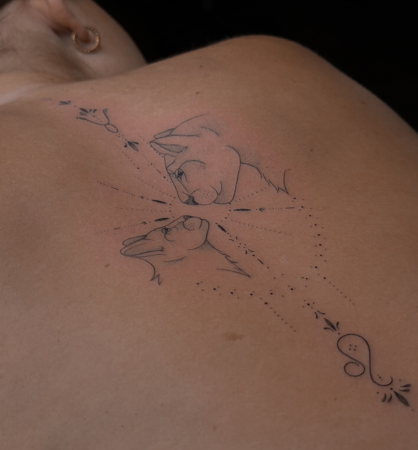 💌Jetzt Termin sichern
📍 Berlin Charlottenburg
📩 Anfrage per DM oder Webseite
👩🏻🎨 @alena.ttt.berlin
#freehandtattoo #abstracttattoo #flowlines #femininetattoo #finelinetattoo #tattooartistberlin #tattooinspo #backtattoo #berlintattoo #tattooberlin #tattoostudioberlin #minitattoo #fineline #finelinetattoo #tattooart #tattooideas #singleneedletattoo #delicatetattoo #femininetattoo #tattoosforgirls #tattoo #fineart #smalltattoos #finelinetattoo #girlpower #berlintattooers #singleneedleberlin #tattooidea #minitattoo #tinytattoo #tattooing #tinytattoos #tattoosforwomen