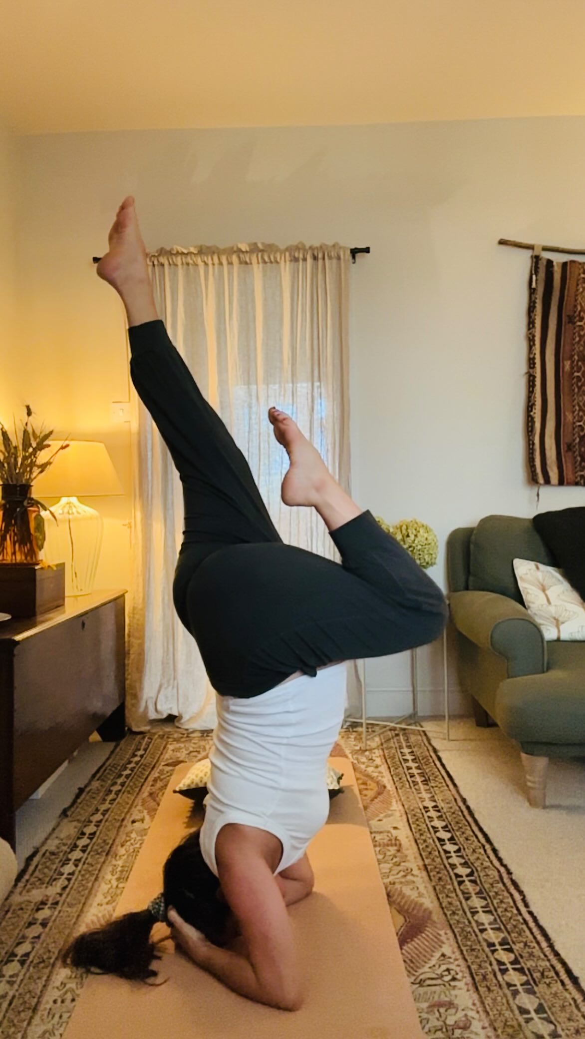 This mama still got it! 💥
My first headstand of the pregnancy…wild! 🤸🏻♀️
As my solo Saturdays start to slowly disappear through my fingers, I knew today I should take advantage of giving my self time to look after me and little Dolly 👶🏻
A slow grounding coffee in the garden.
I intended to do a Yin practice to diver deeper and slower…
However! A great song came on so I flowed and moved with my baby and paid attention intuitively to what I needed. A lovely 10-15mins of somatic style dancing followed.
I brought this flow of energy on my yoga mat and ended up with a dynamic practice - opening and stretching me. Reviving and releasing me, allowing to feel a huge sense of strength and power in my body.
They are right…growing a baby is like a marathon! And doing it solo takes a lot of energy to just keep ontop of everyday life 🤪 so to those of who have been patient with my scatty and busy brain, to those who have supported my yoga and travel business. I salute you.
Thank you for believing, trusting and supporting me and this wriggly thing in my tummy.
Anyway, feeling buzzed and happy with my morning accomplishments!
M & D 💕🙏🏼✨🤍 #almost7months!